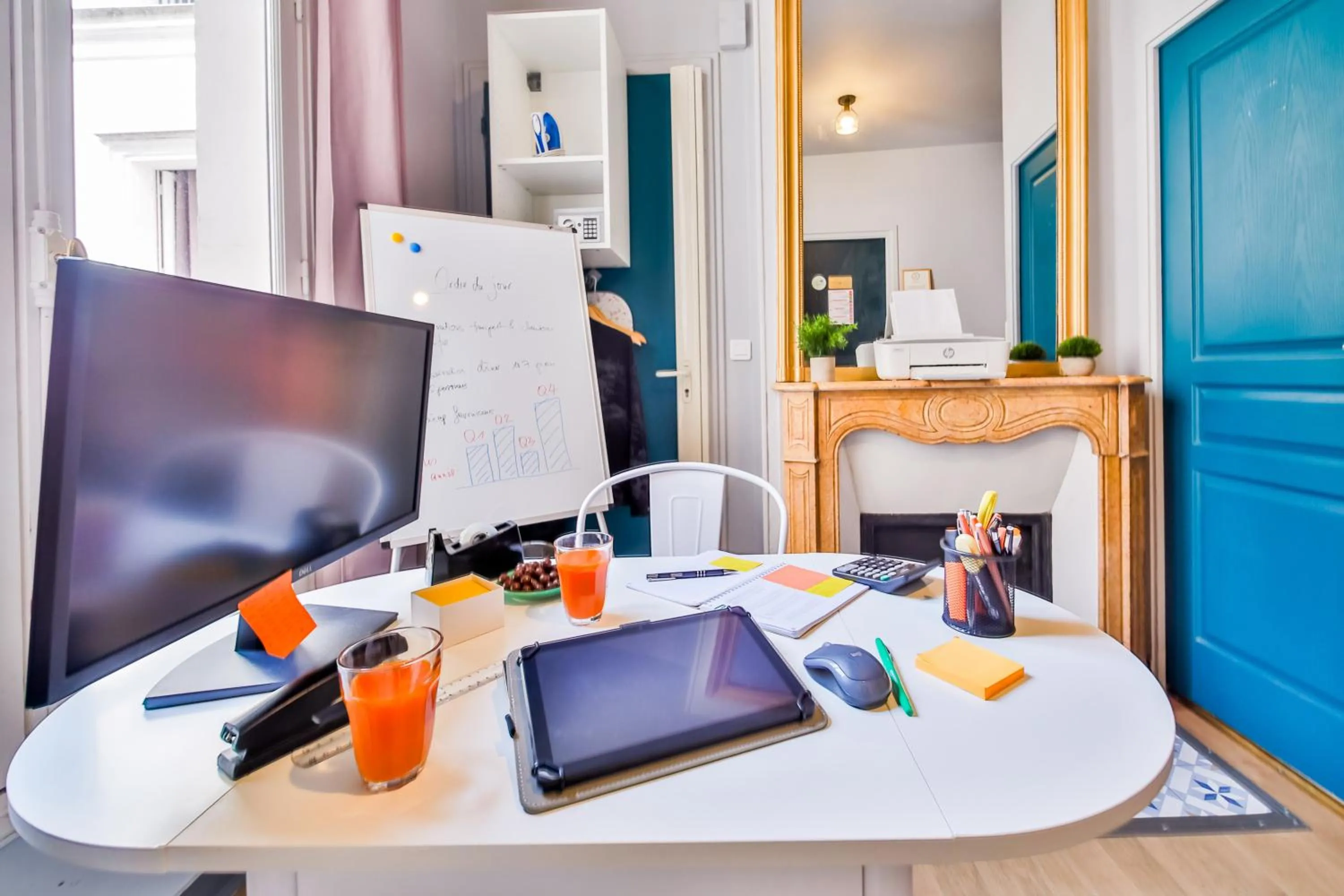 Seating area in WS Saint-Lazare - Opera