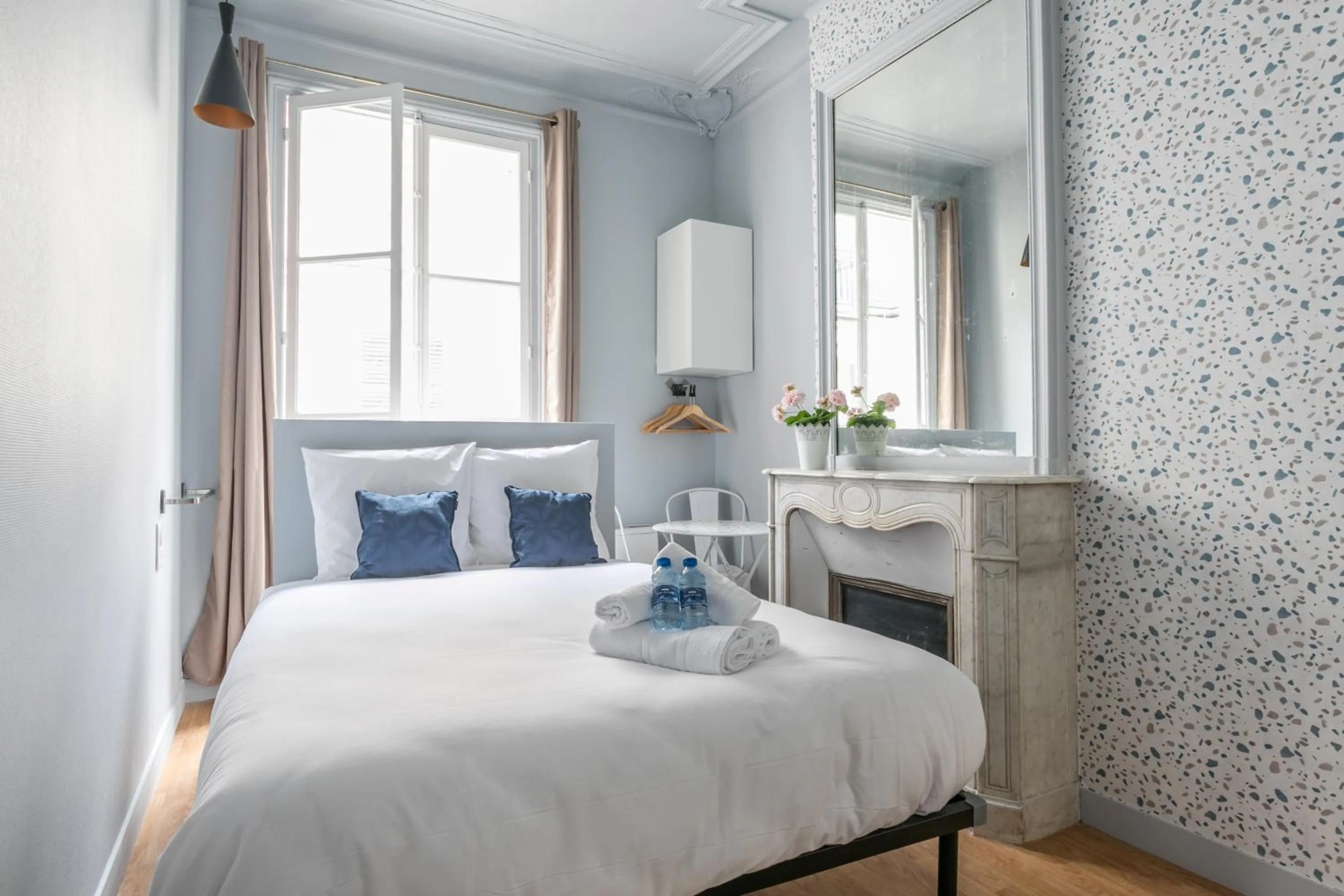 Bedroom, Bed in WS Saint-Lazare - Opera