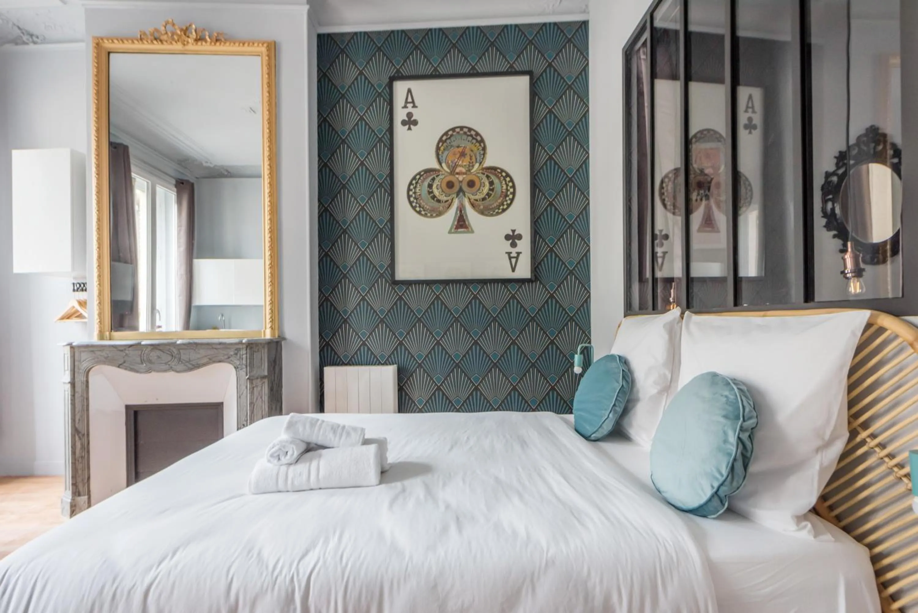 Living room, Bed in WS Saint-Lazare - Opera