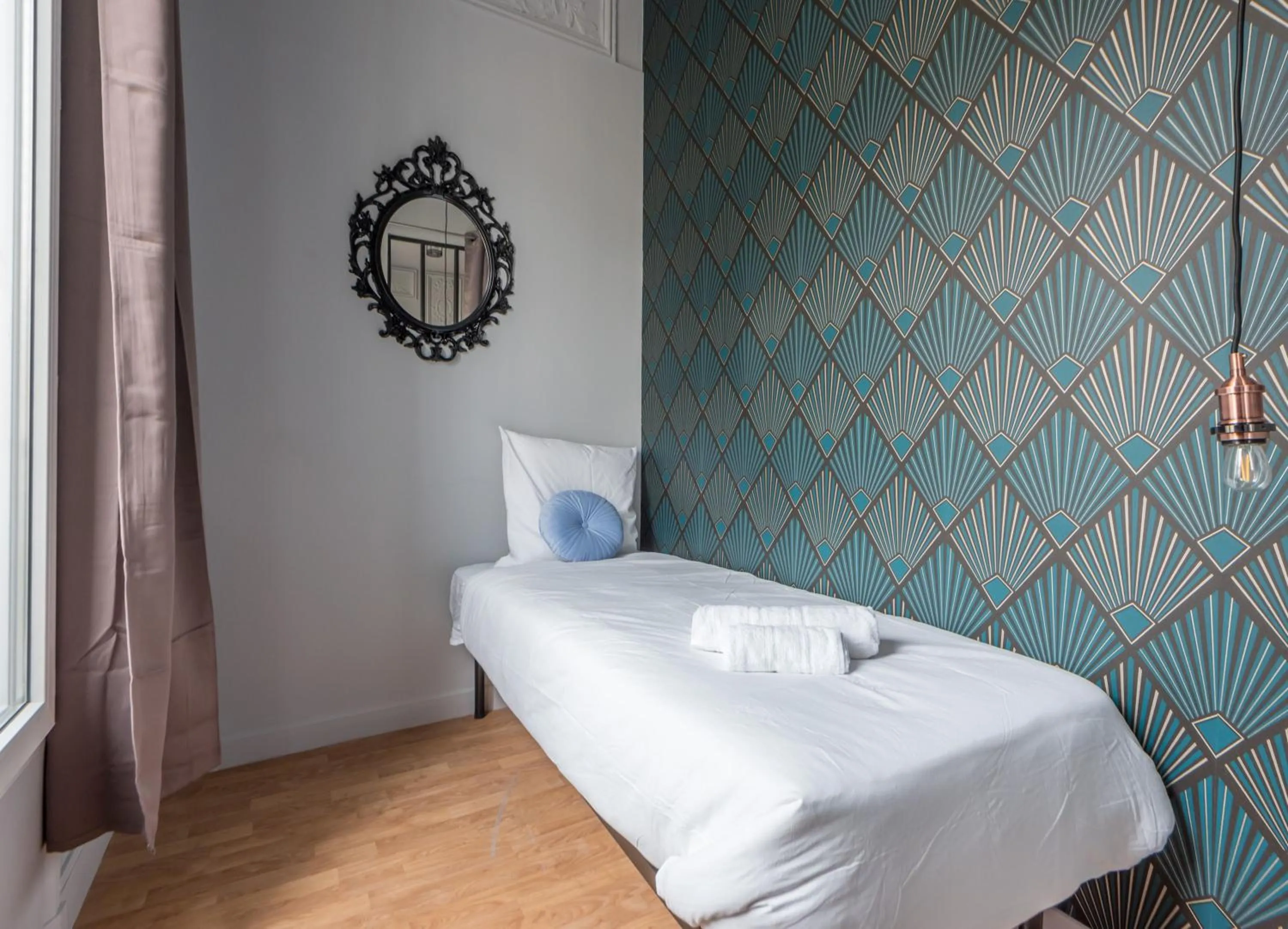 Bedroom, Bed in WS Saint-Lazare - Opera