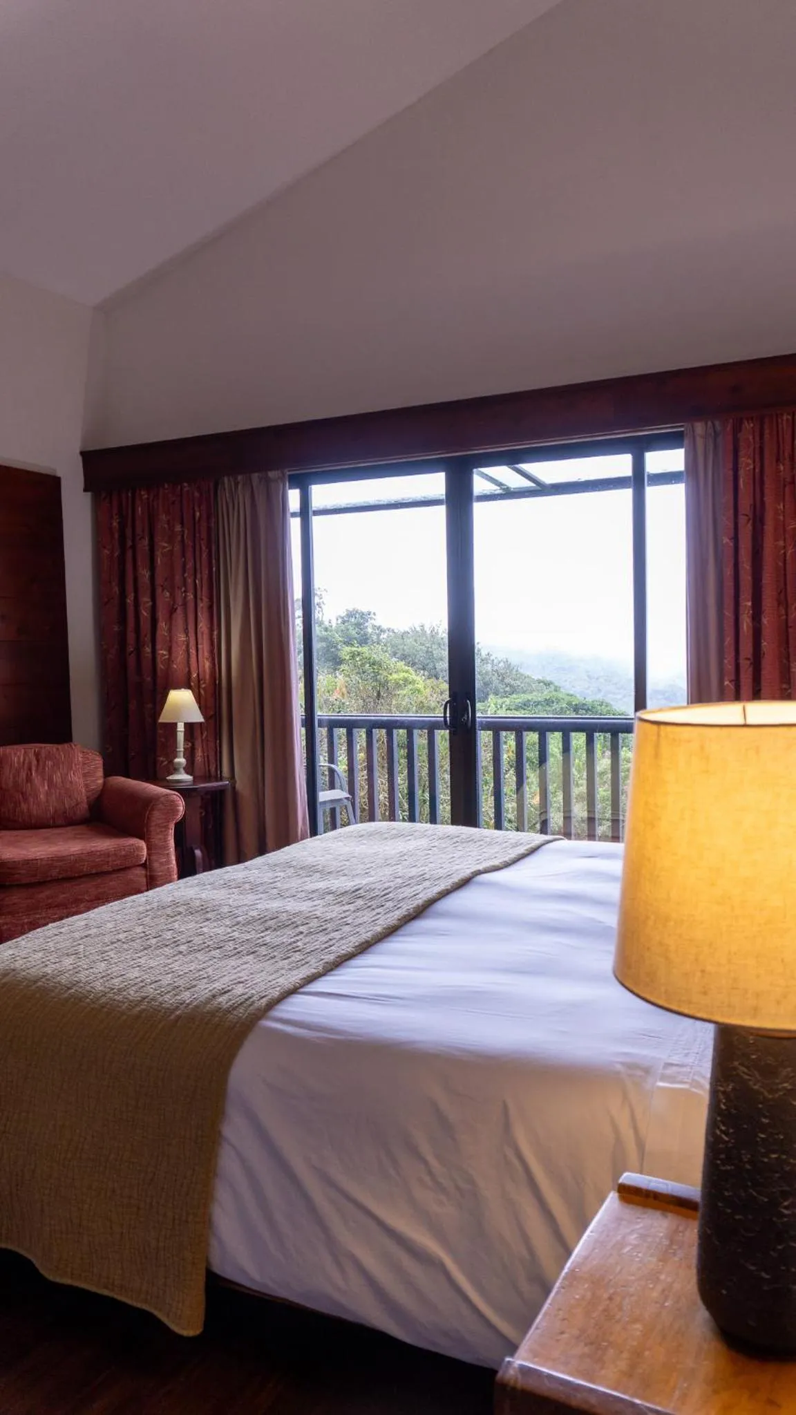 Bedroom, Bed in Poas Volcano Lodge