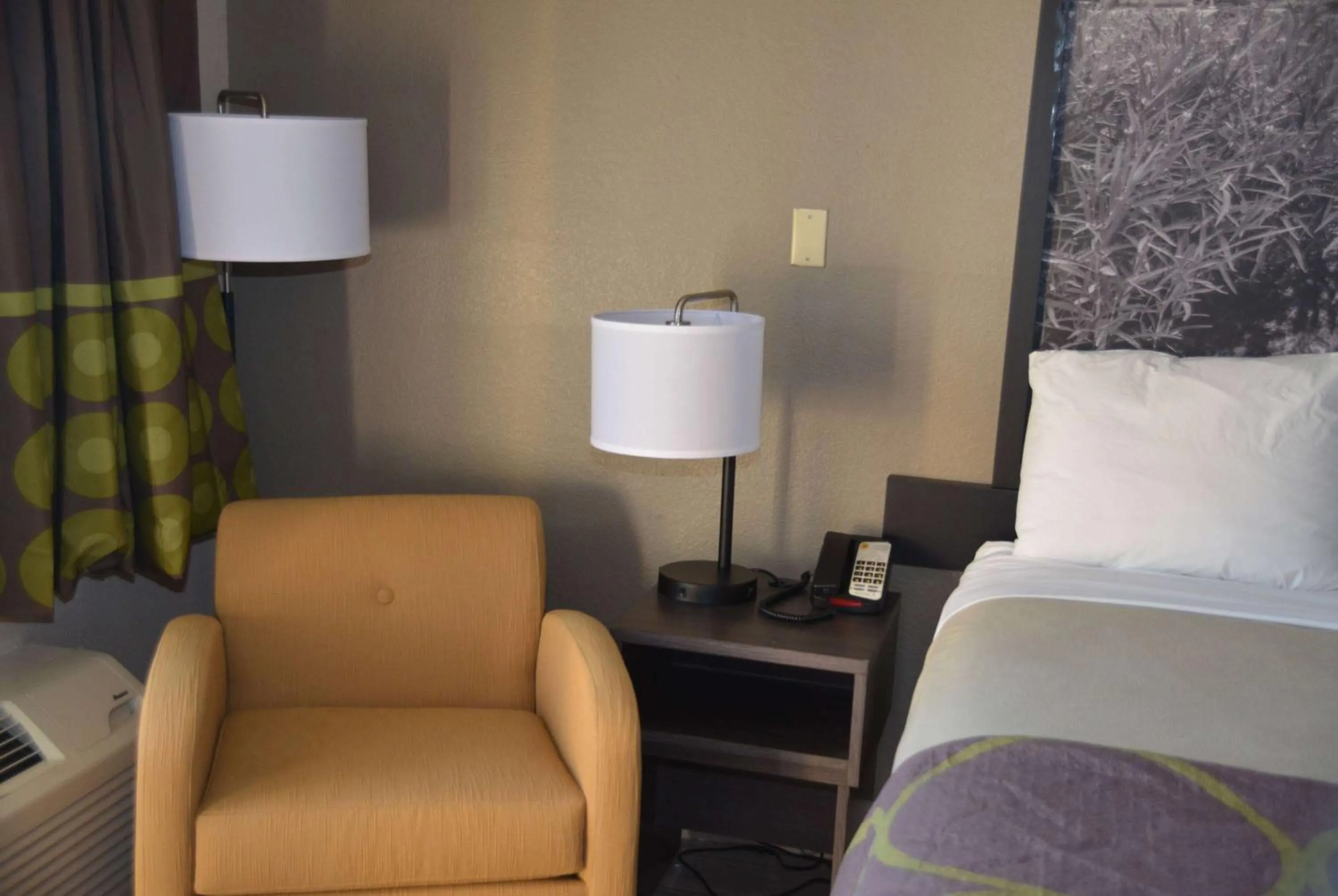 Photo of the whole room in Super 8 by Wyndham Fredericksburg