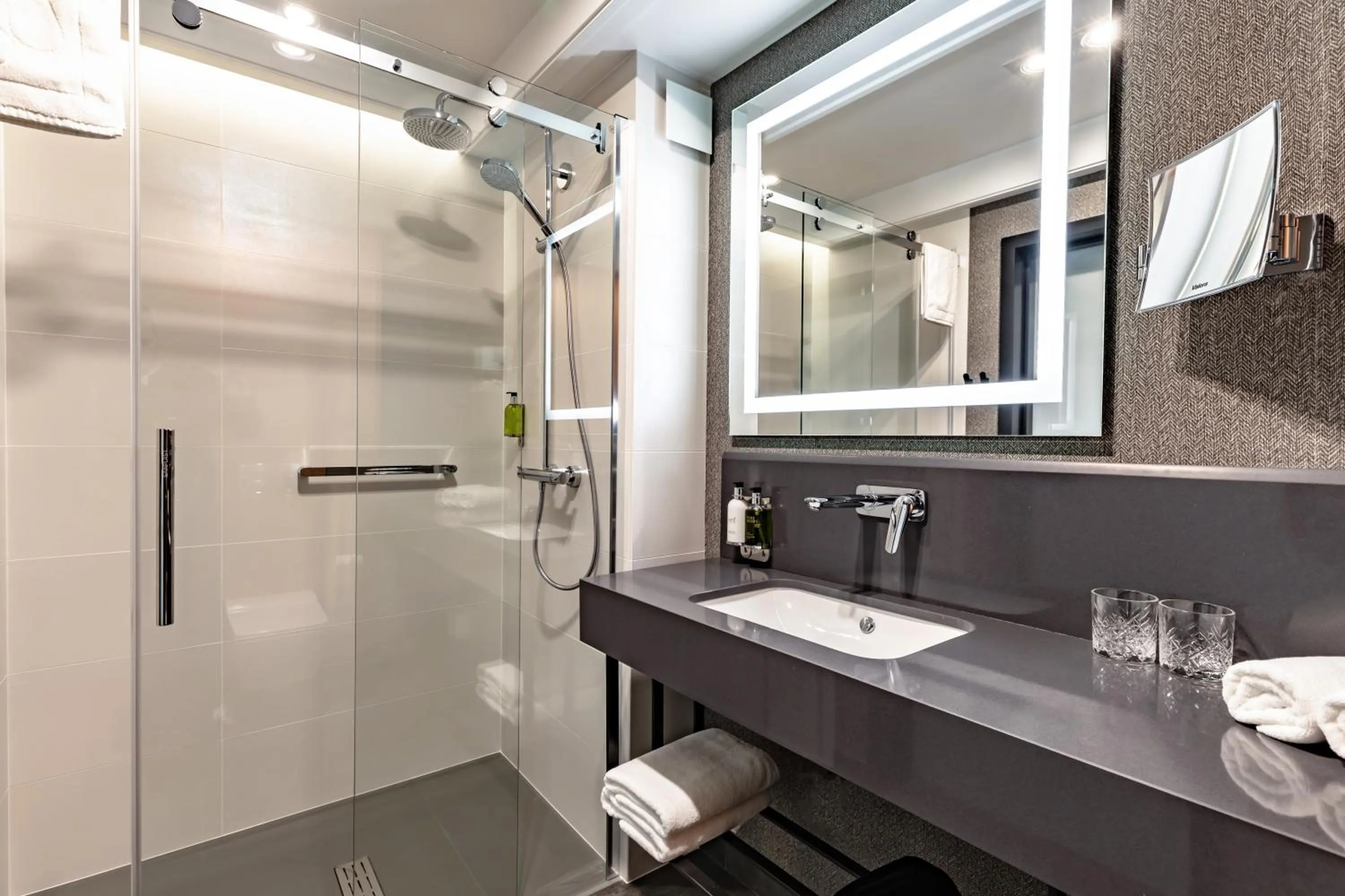 Shower in Hotel Traugutta3