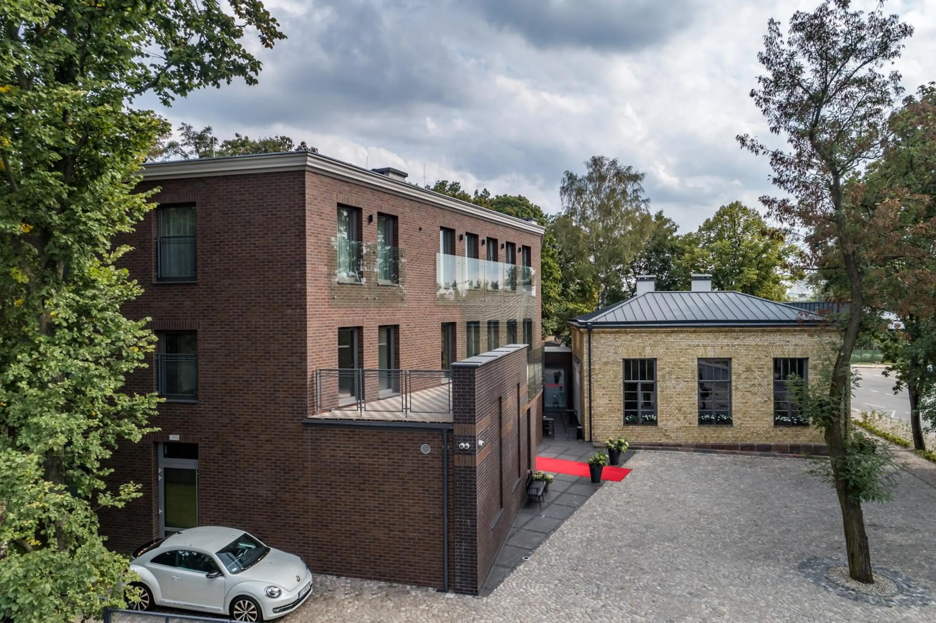 Property building in Hotel Traugutta3