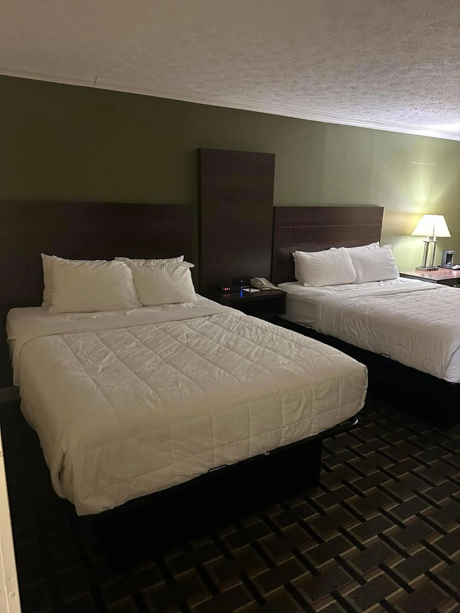 Bed in Quality Inn Harrodsburg