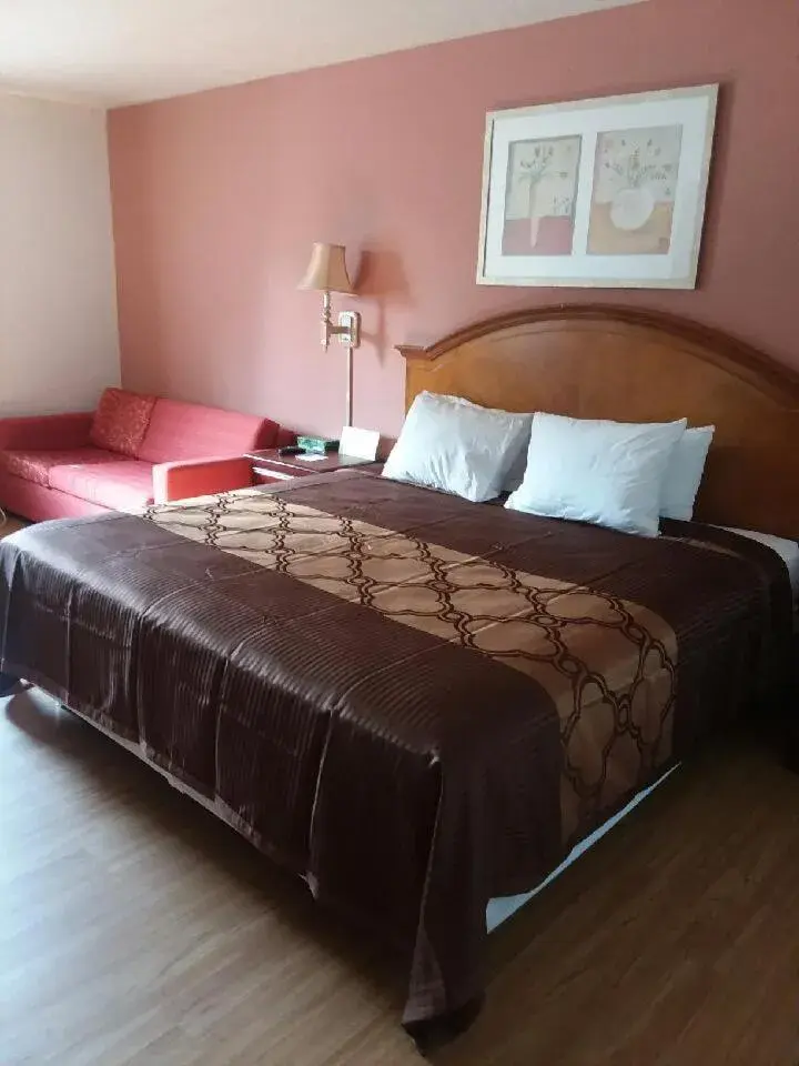 King Room in America's Best Value Inn-Marion King Room in America's Best Value Inn-Marion