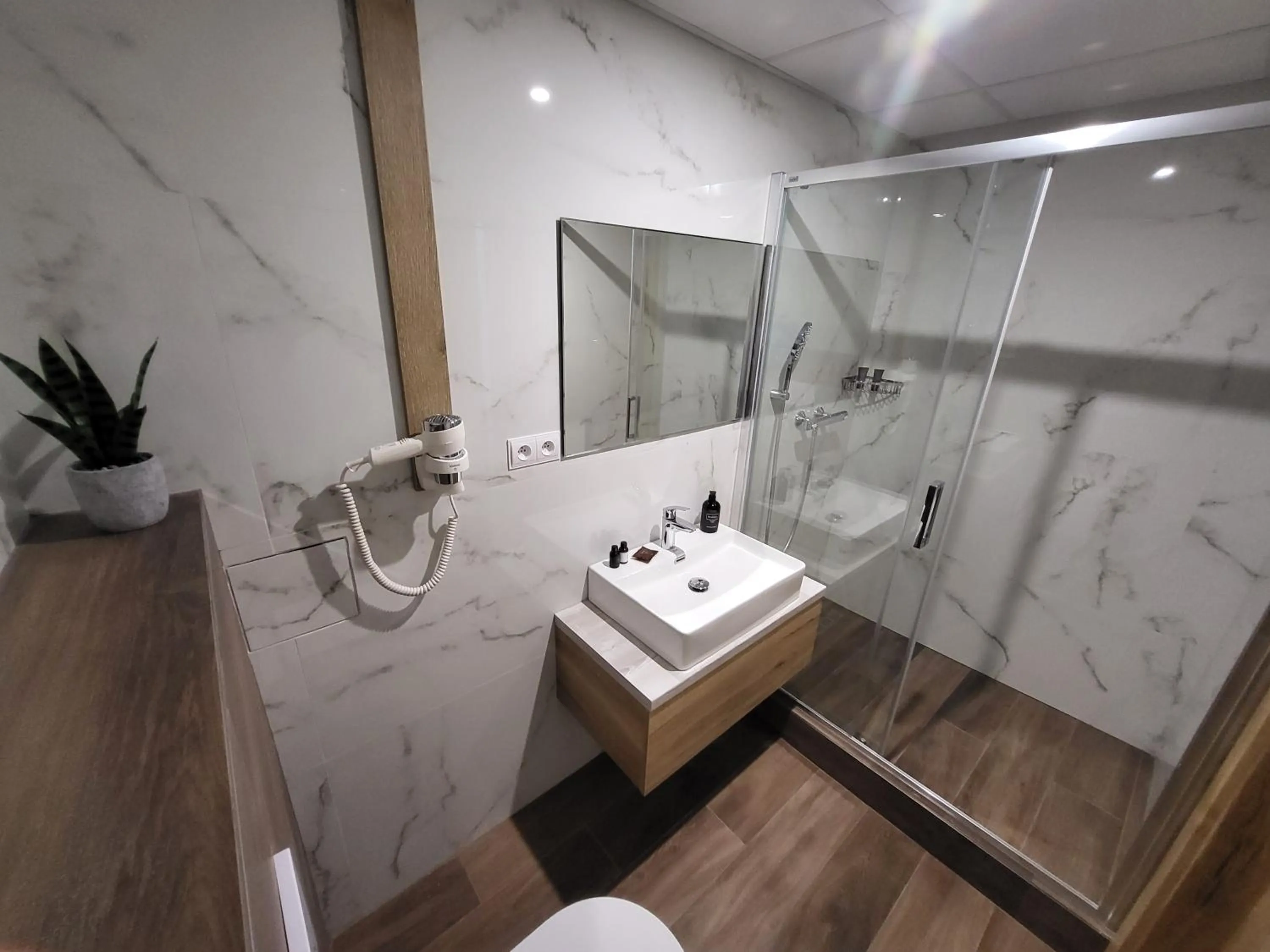 Bathroom in Hotel Crystal