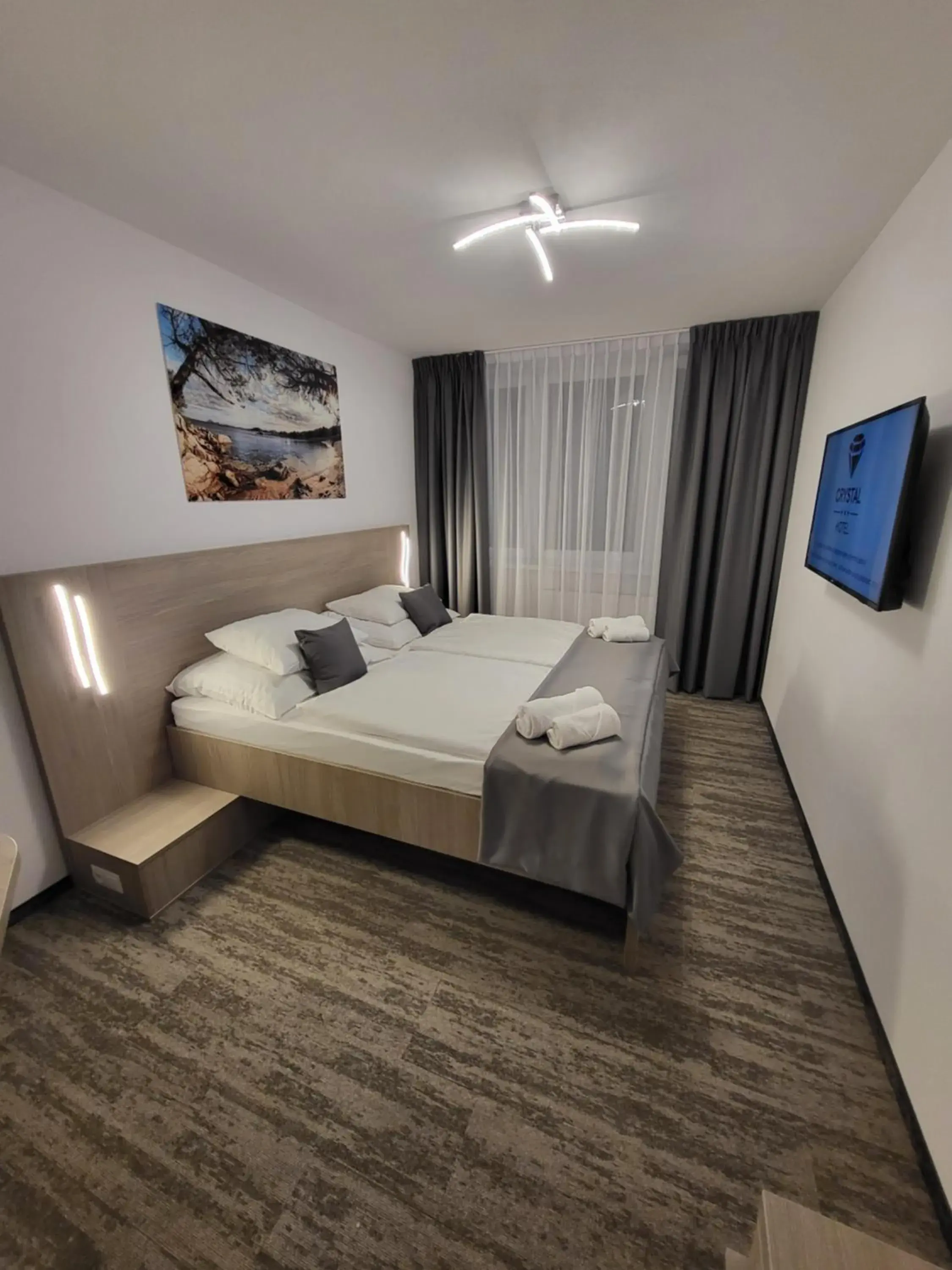 Deluxe Double or Twin Room with Balcony - single occupancy in Hotel Crystal Deluxe Double or Twin Room with Balcony - single occupancy in Hotel Crystal