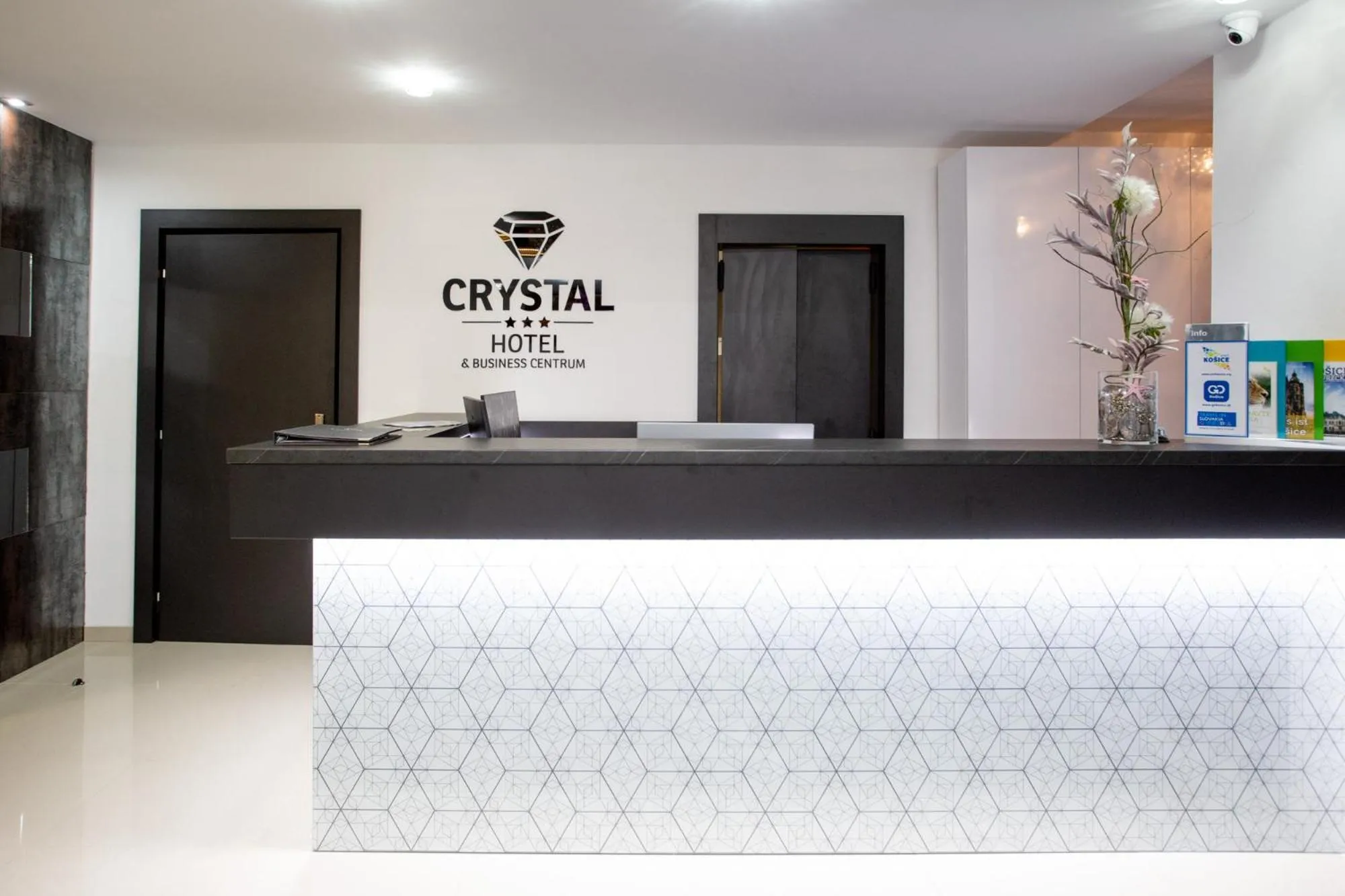 Lobby or reception in Hotel Crystal