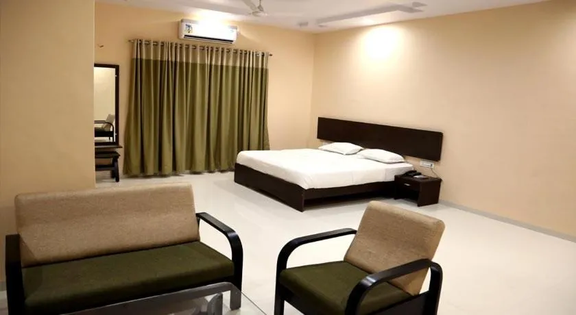 Hotel Varenya Inn