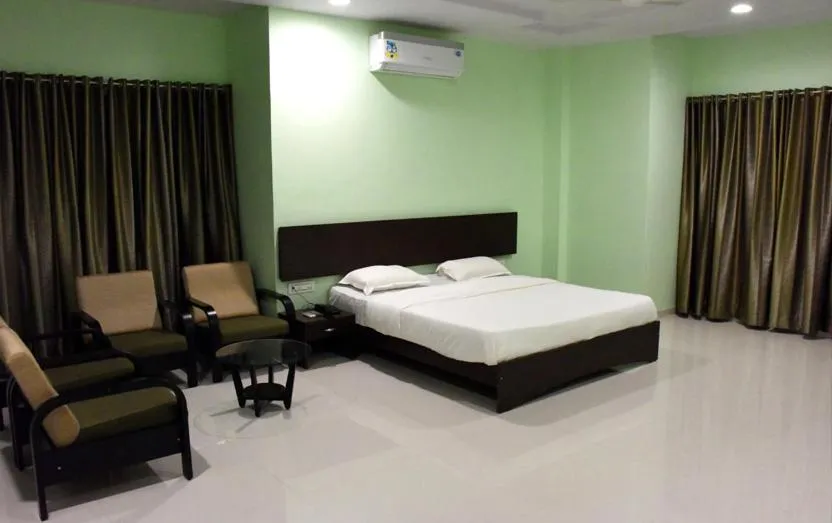 Hotel Varenya Inn