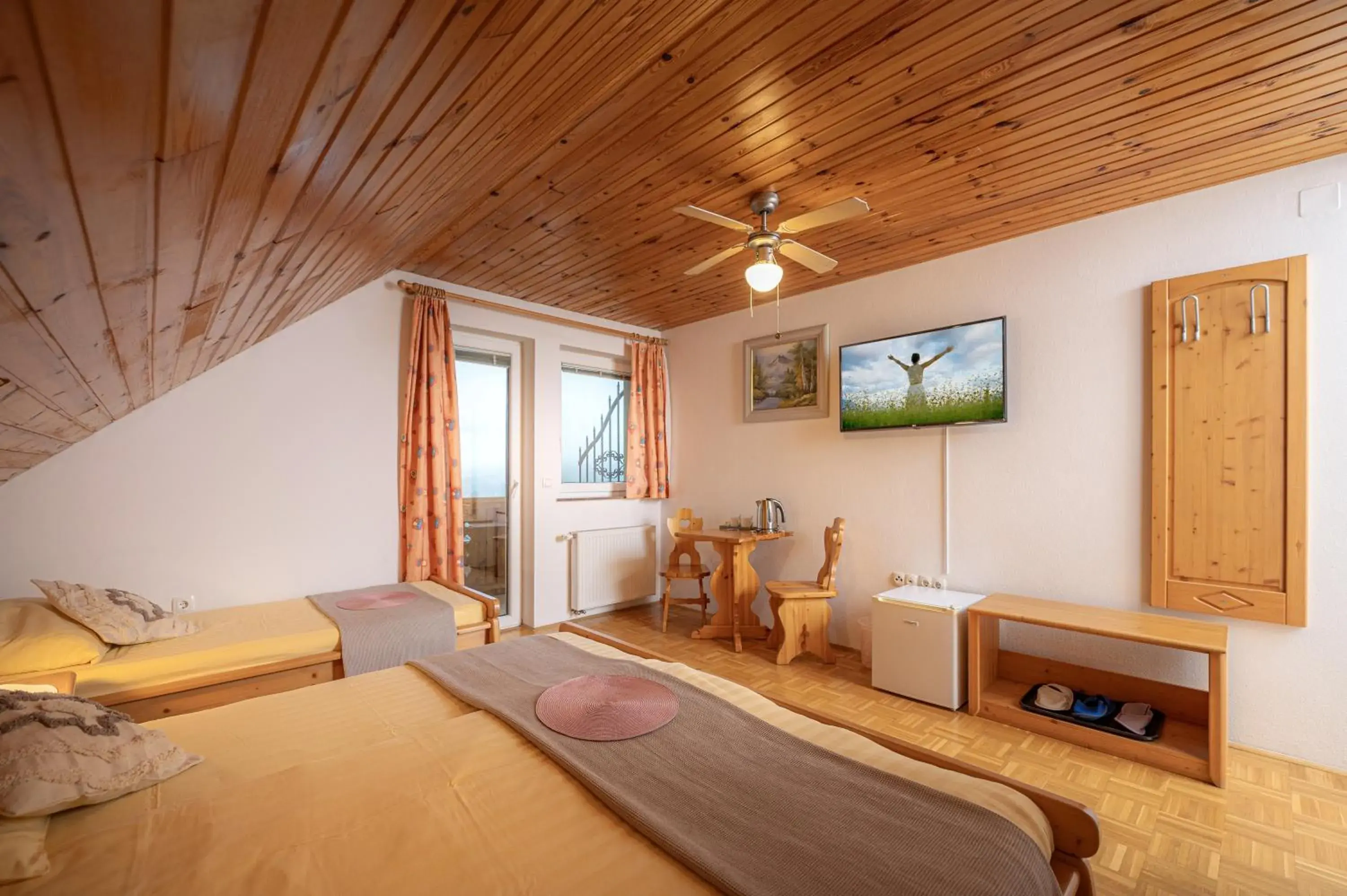 Triple Room with Balcony in Rooms & Apartments Pr Matjon Triple Room with Balcony in Rooms & Apartments Pr Matjon