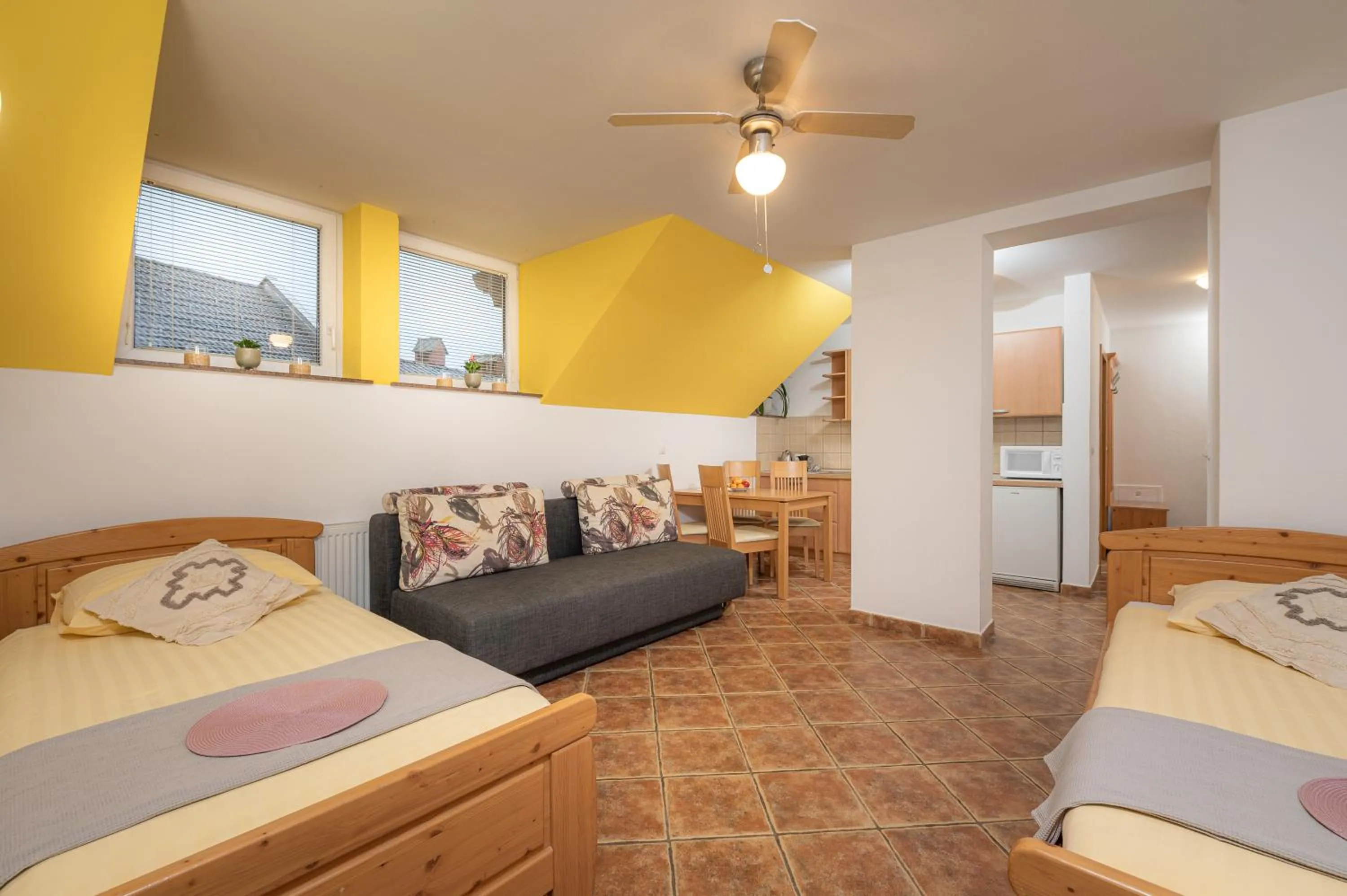 One-Bedroom Apartment with Balcony in Rooms & Apartments Pr Matjon
