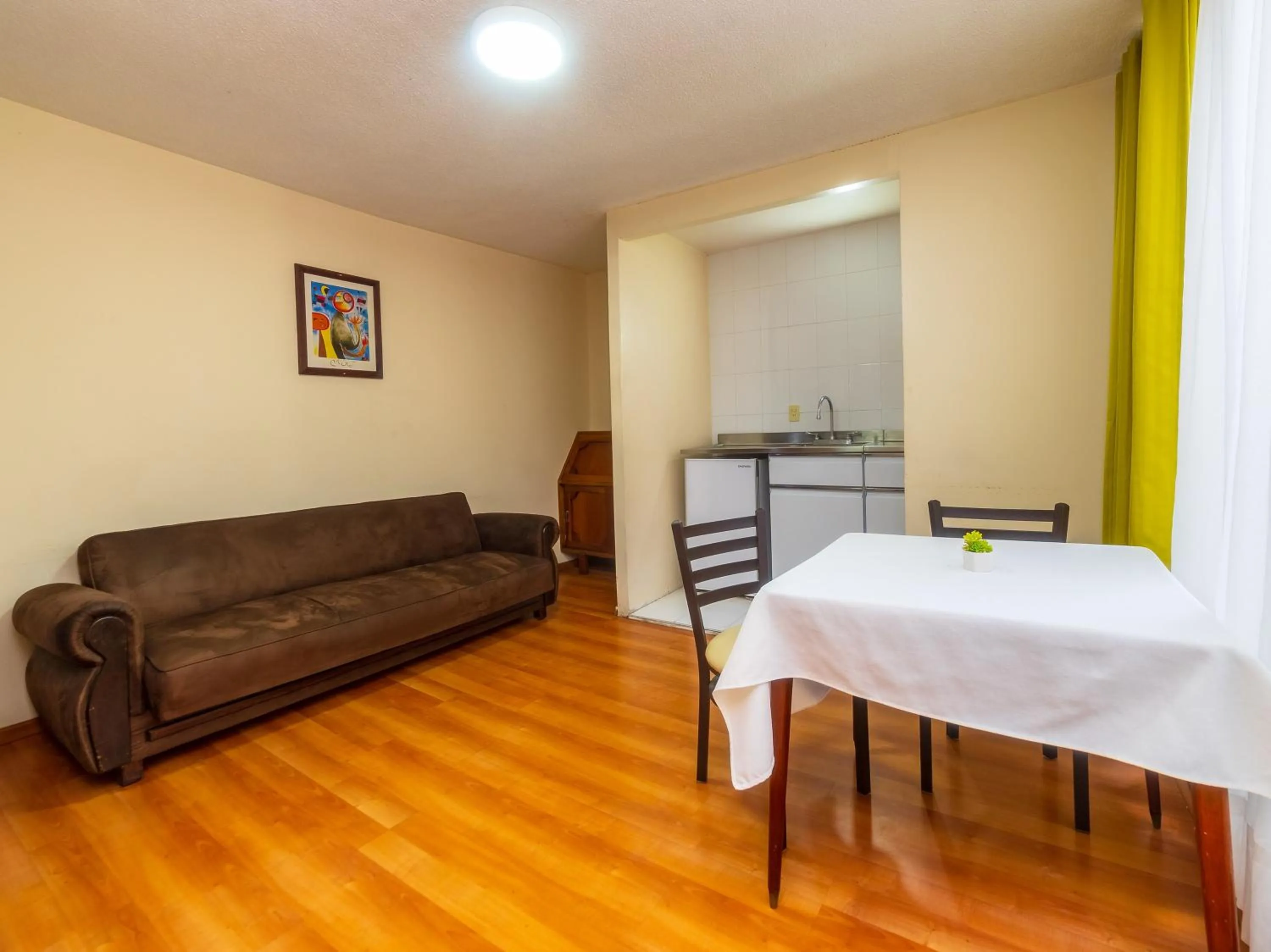 Bedroom in Capital O Hotel Suites Marne, Mexico City