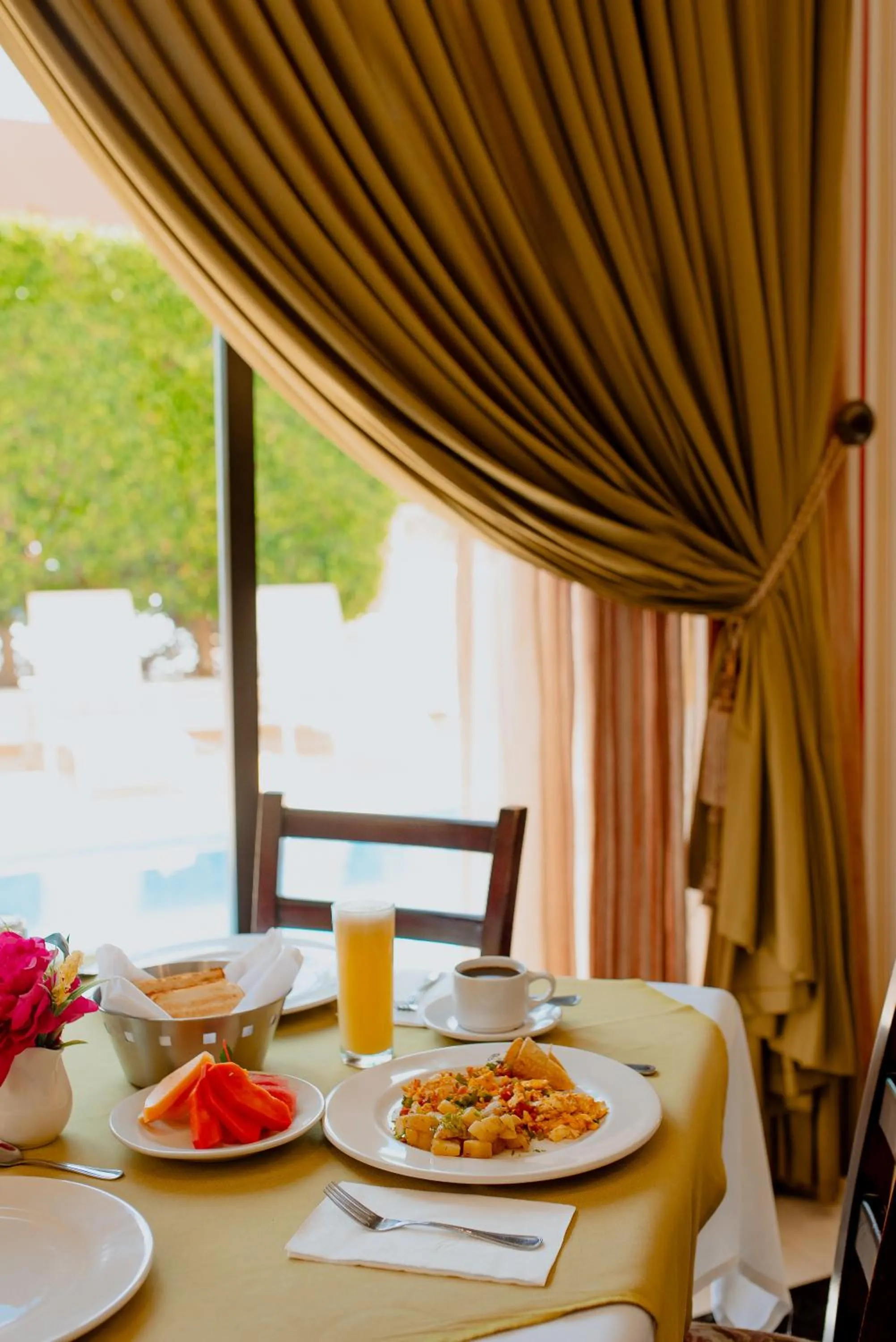 Restaurant/places to eat in Hotel Plaza Campeche