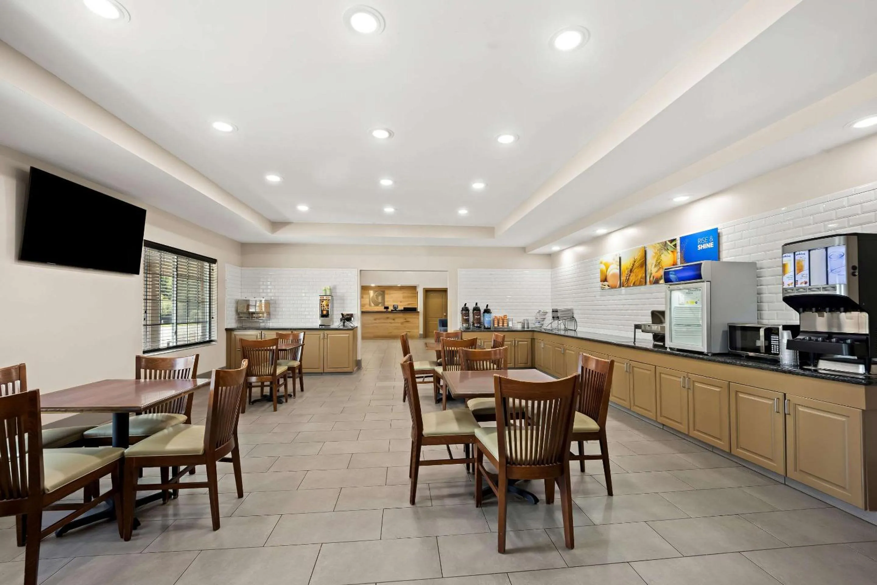 Breakfast in Comfort Inn & Suites High Point - Archdale