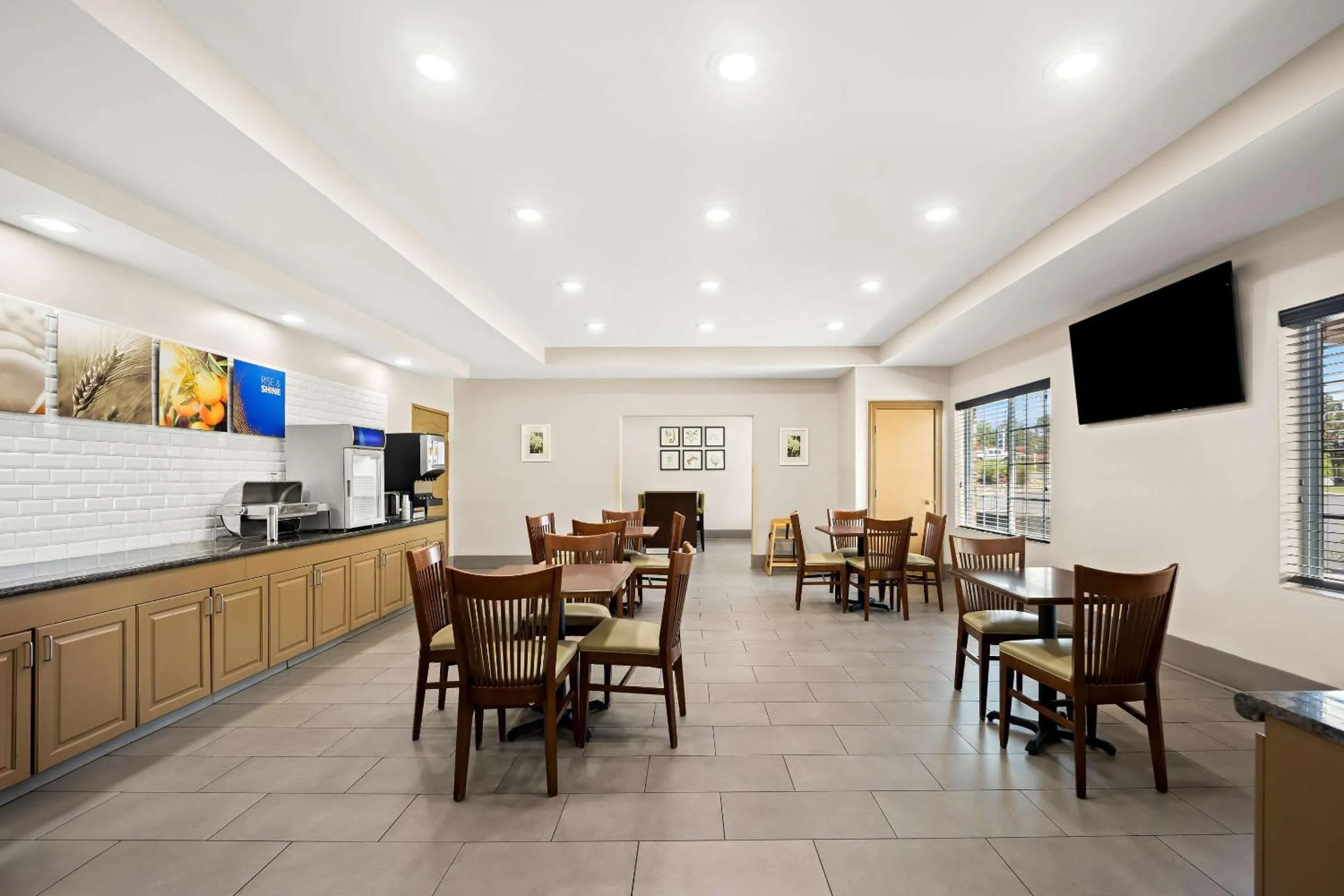 Breakfast in Comfort Inn & Suites High Point - Archdale