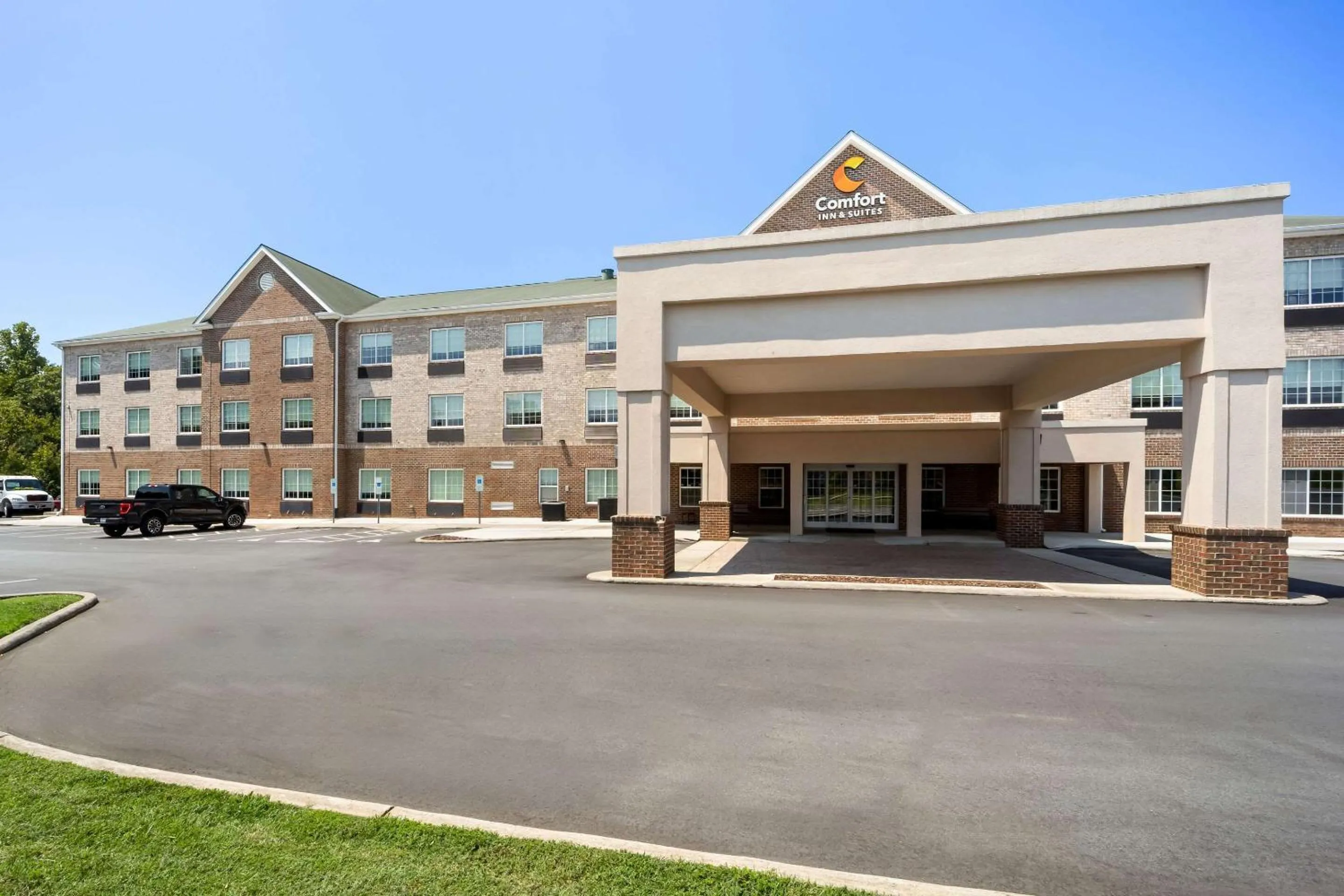 Property building in Comfort Inn & Suites High Point - Archdale