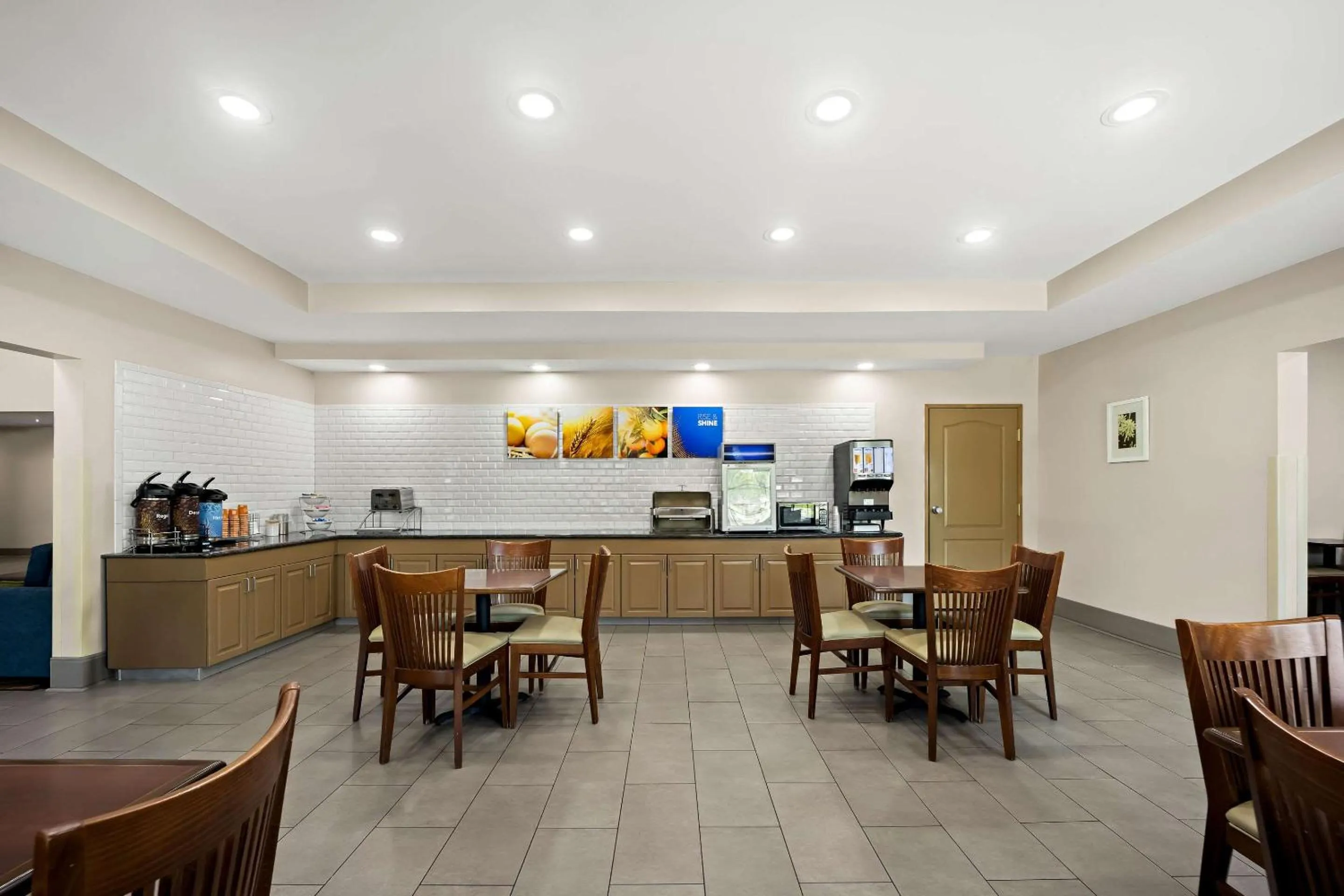 Breakfast in Comfort Inn & Suites High Point - Archdale