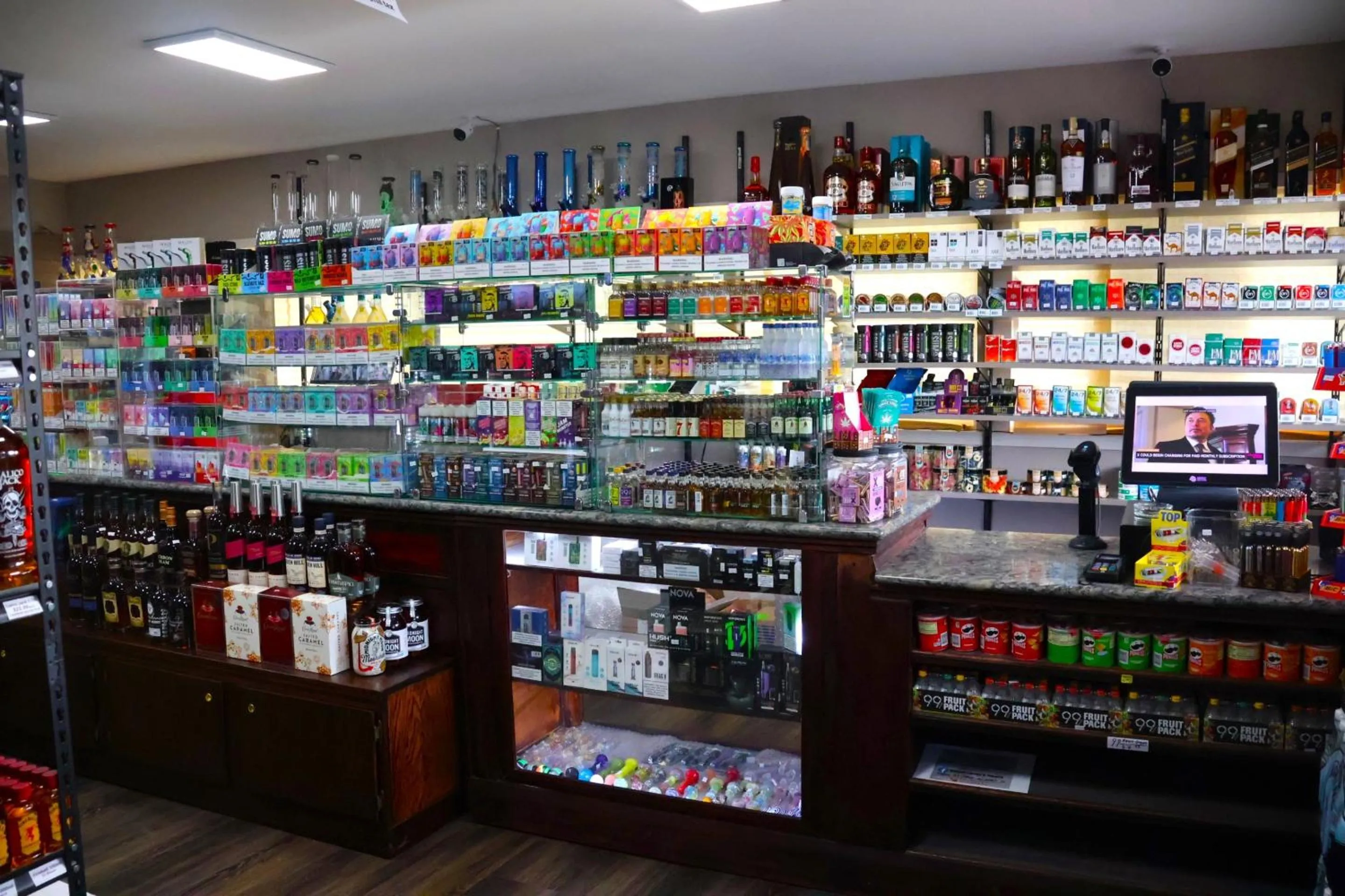 On-site shops in Hotel O Oskaloosa Near Eddyville