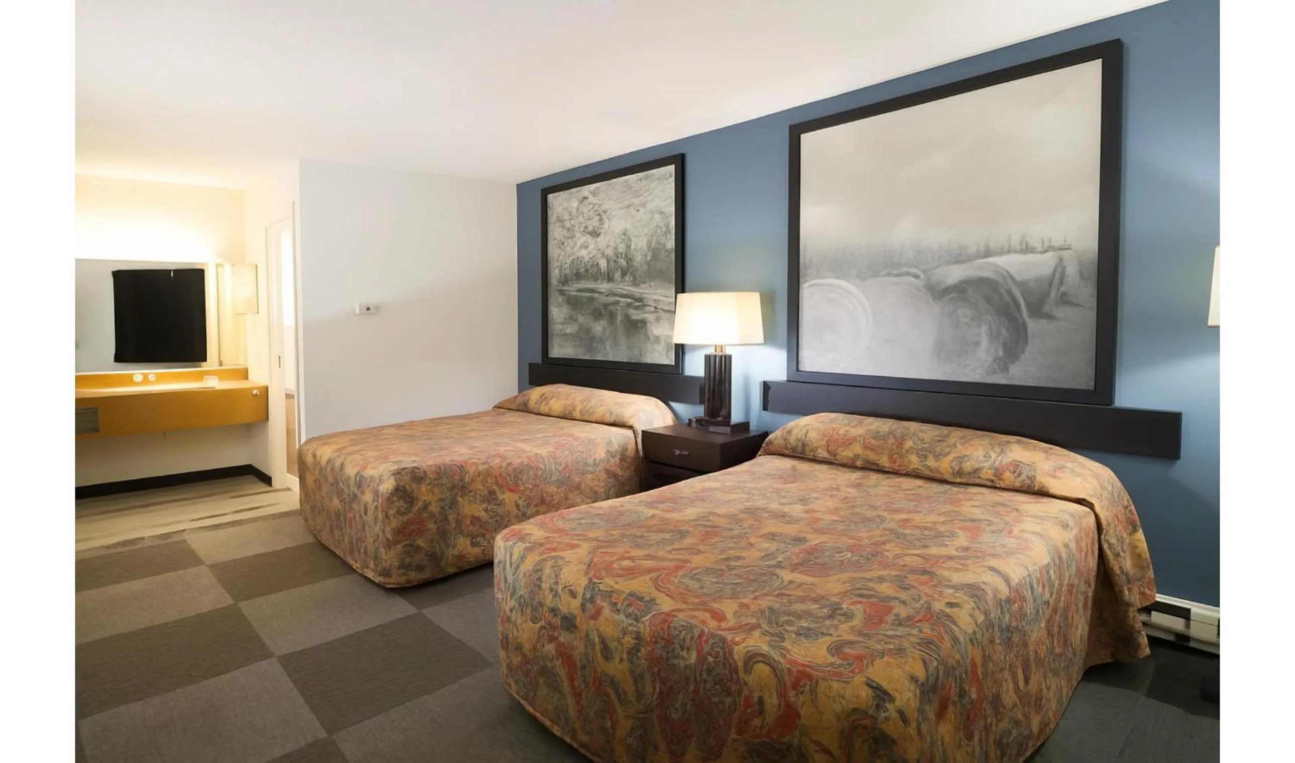 Bedroom, Bed in Hotel O Oskaloosa Near Eddyville