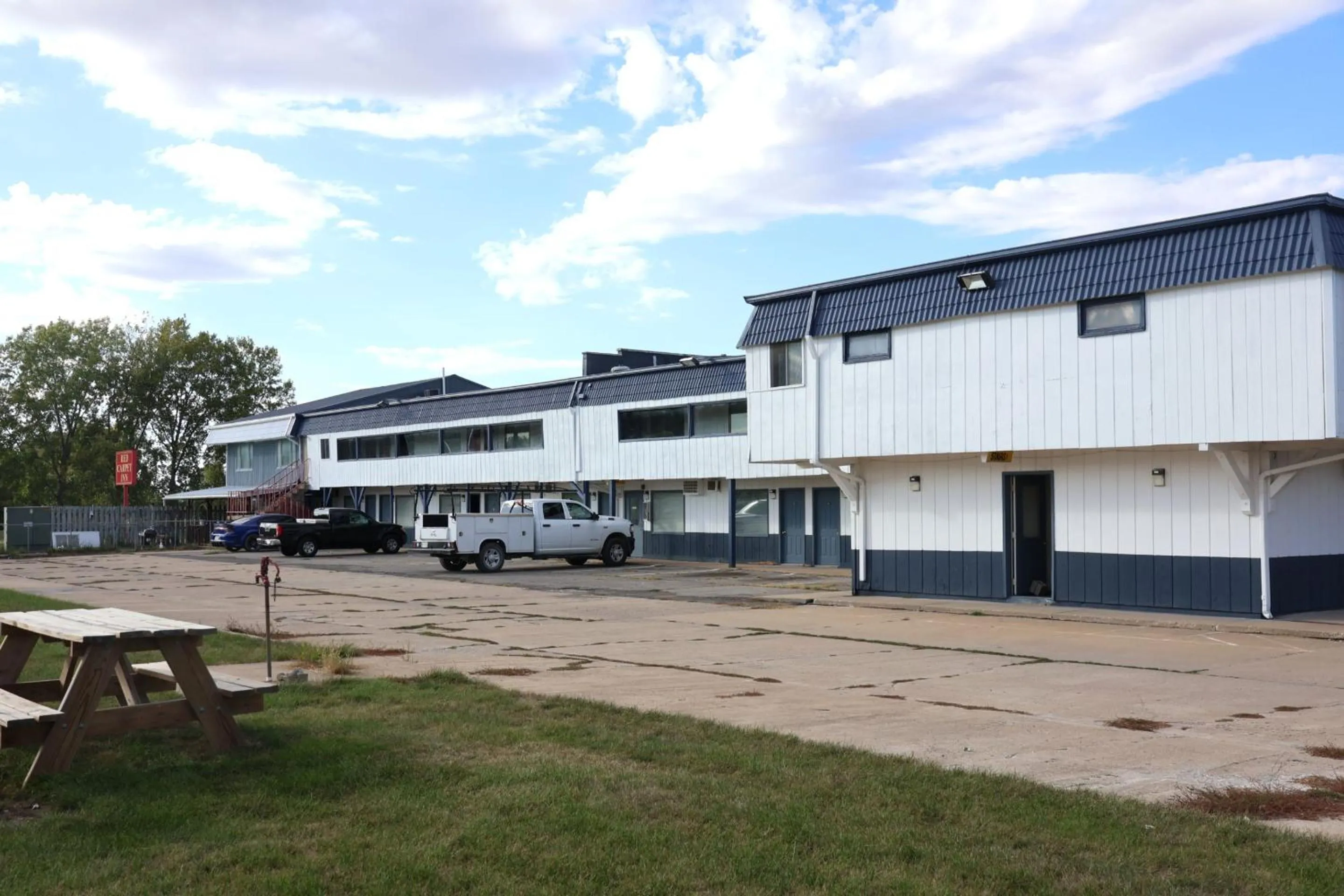 Parking in Hotel O Oskaloosa Near Eddyville
