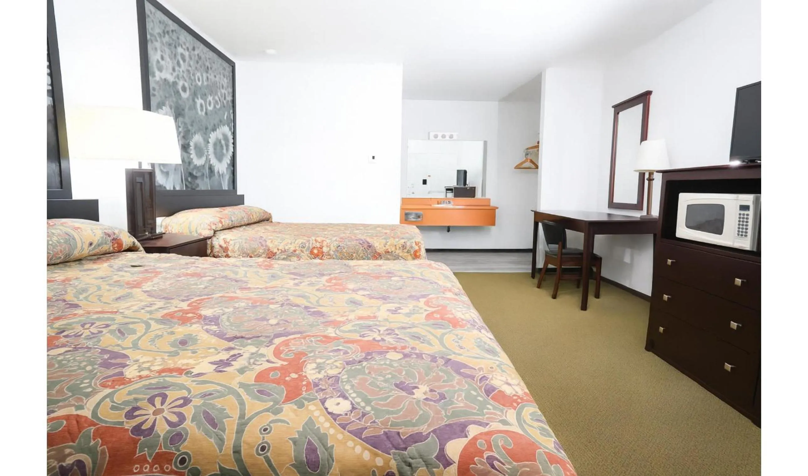 Bedroom, Bed in Hotel O Oskaloosa Near Eddyville