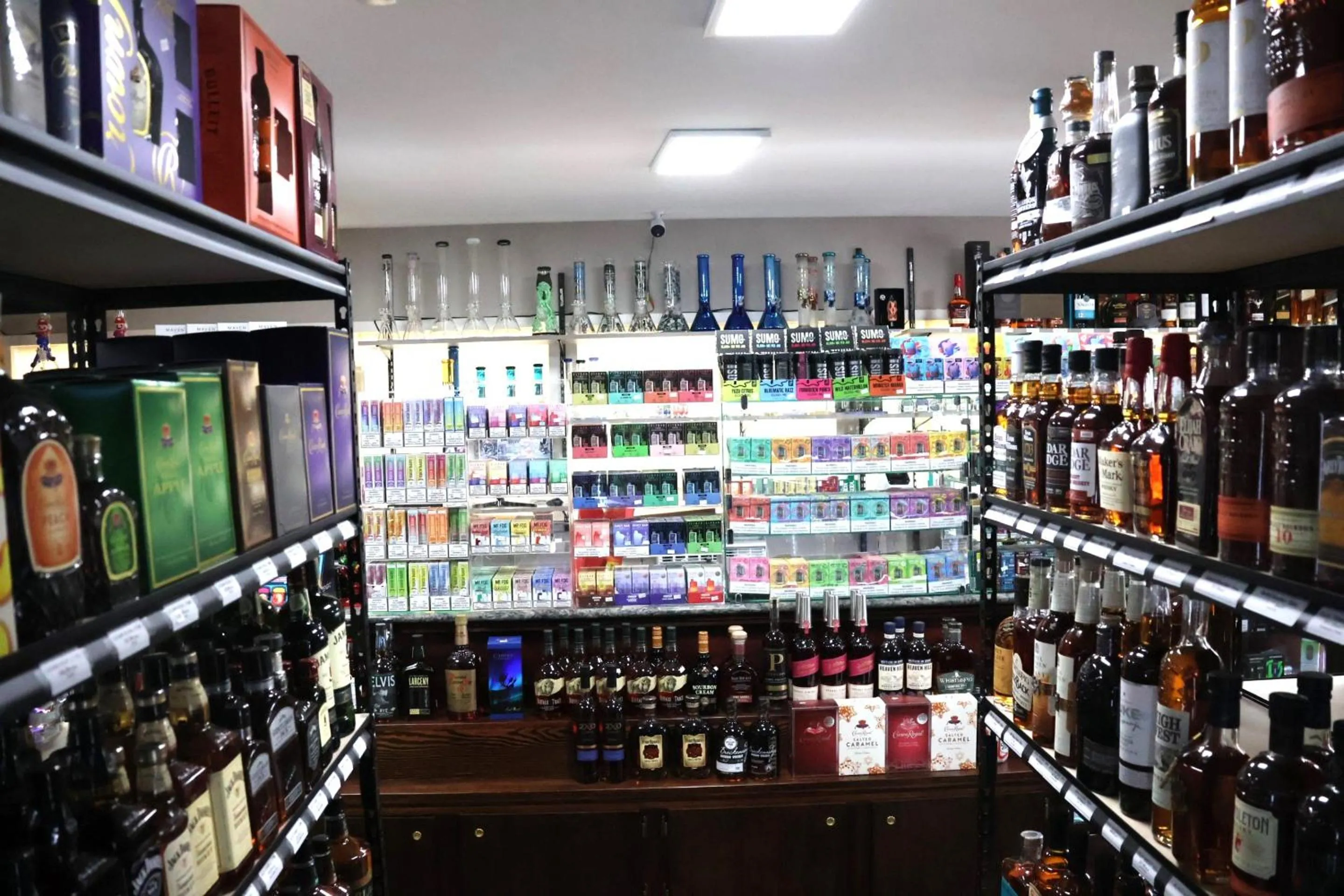 On-site shops in Hotel O Oskaloosa Near Eddyville