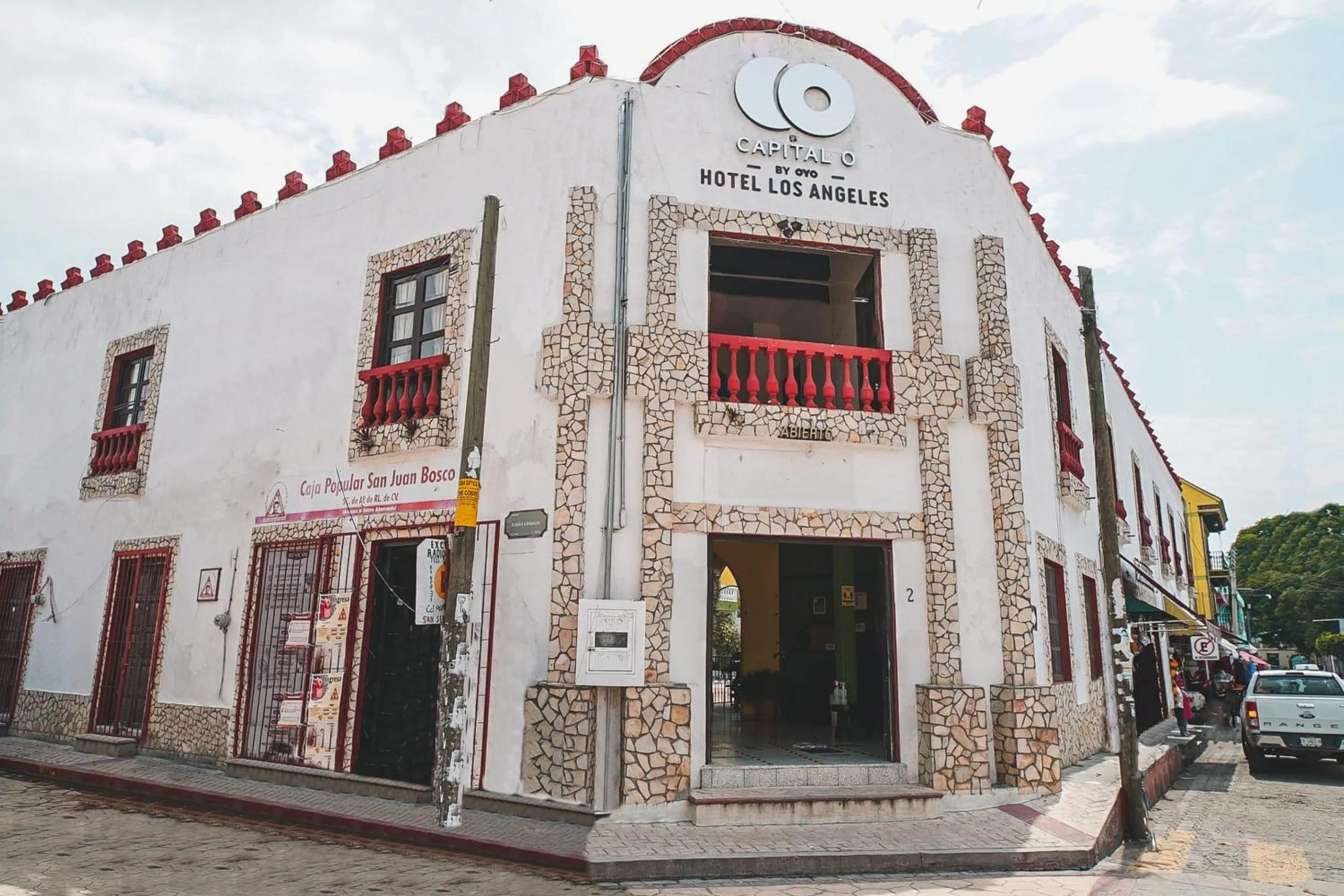 Facade/entrance in Capital O Los Angeles, Chiapa de Corzo