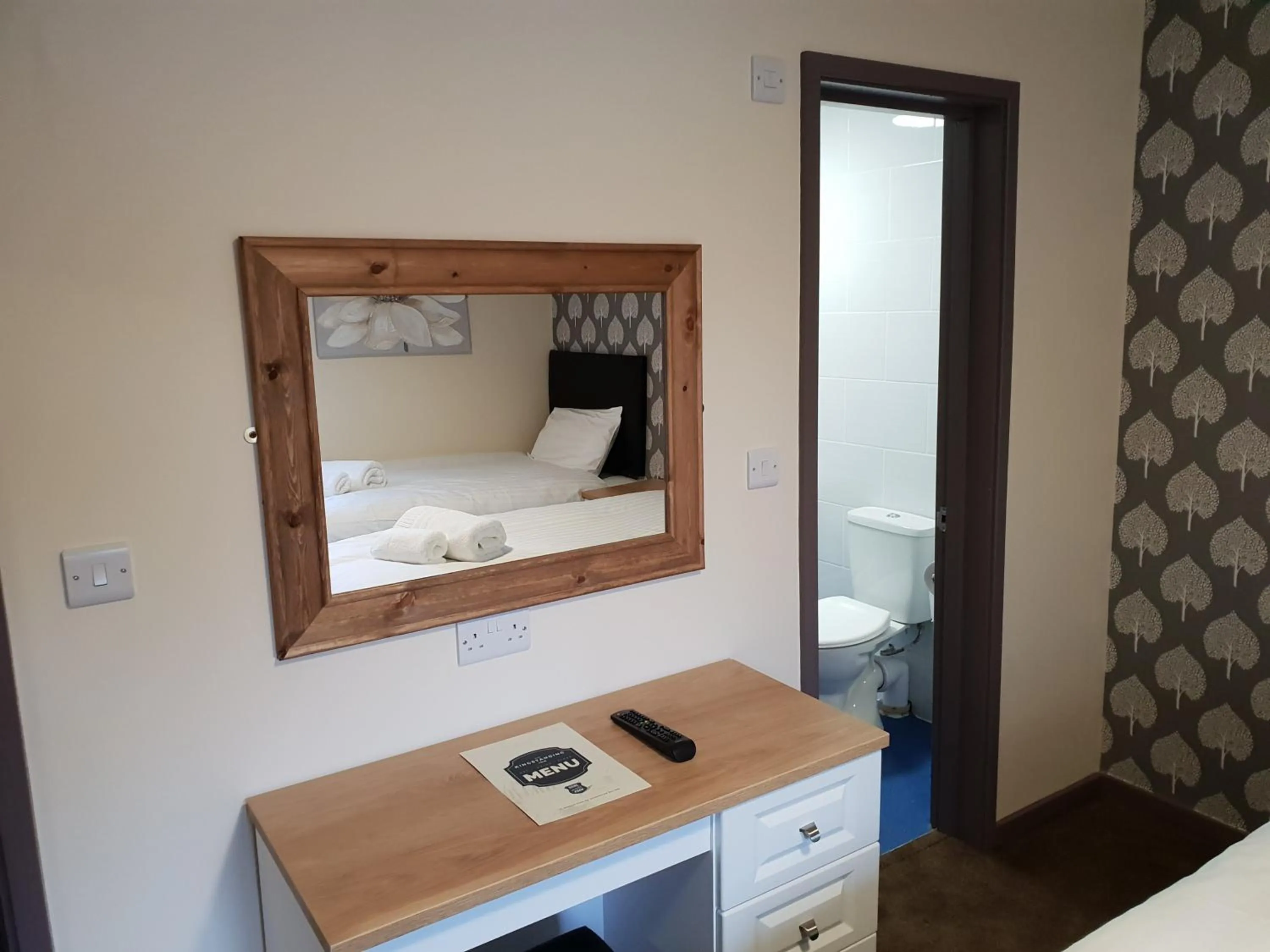 Bed in The Kingstanding Inn