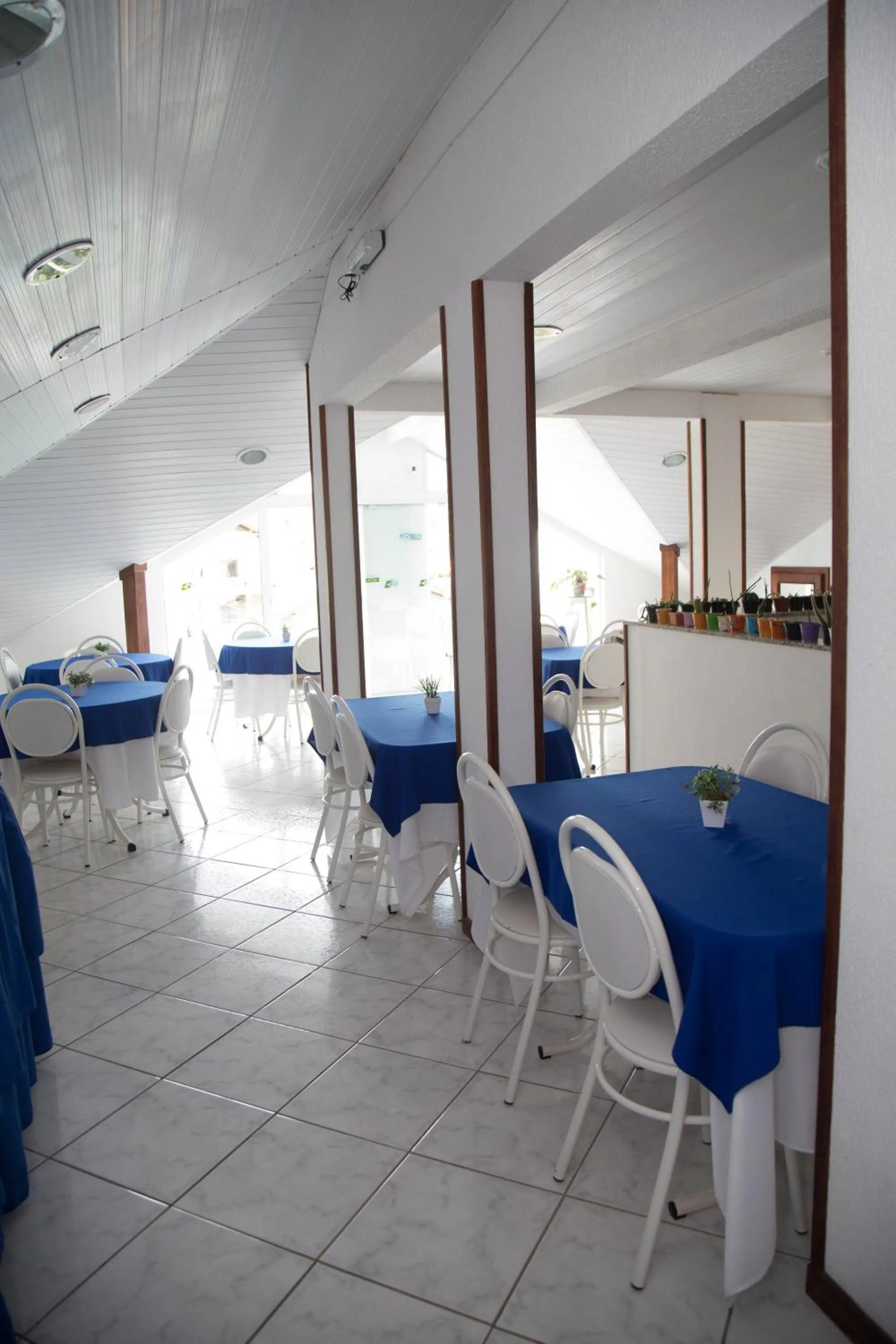 Restaurant/places to eat in Pousada Cantinho Sonhado