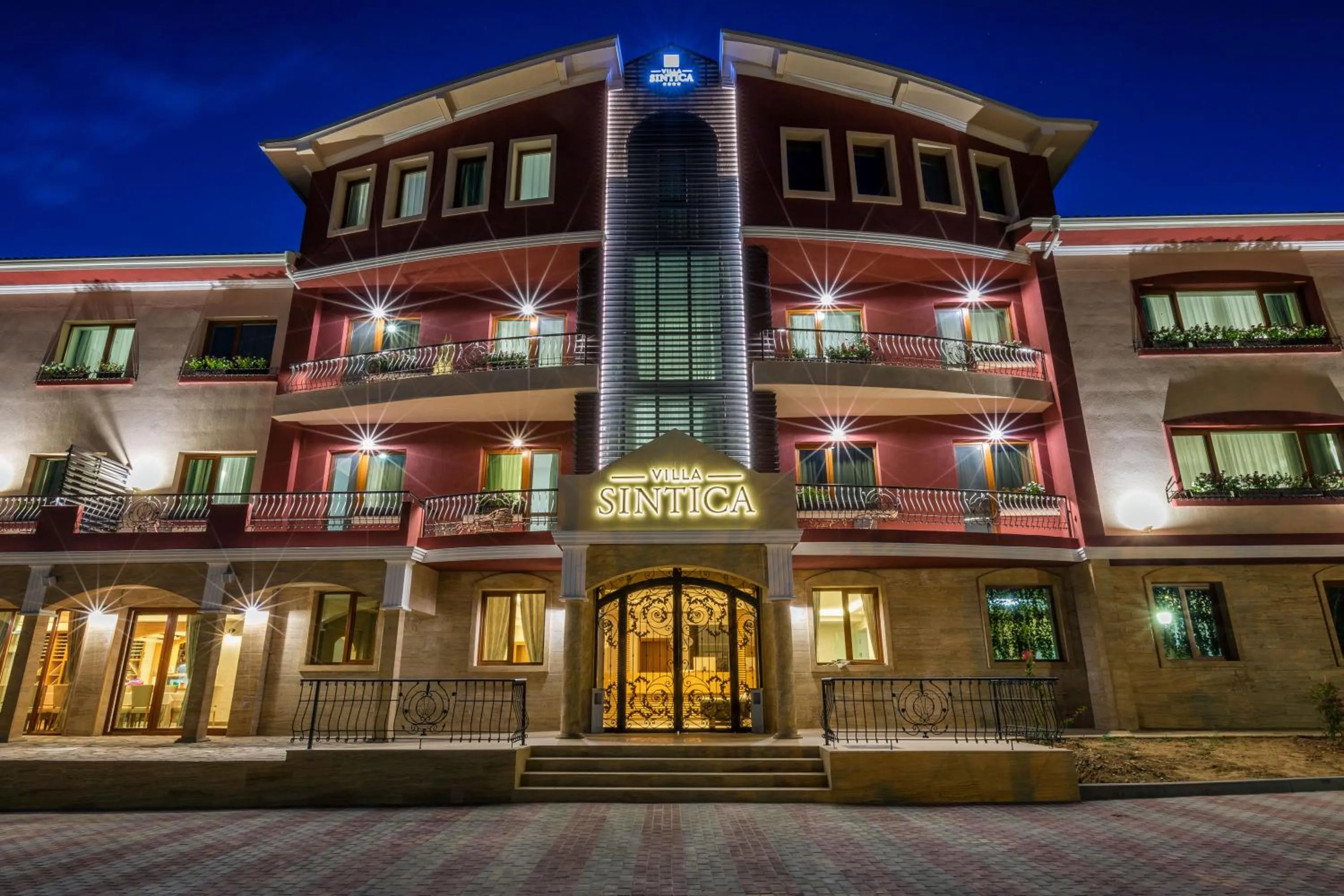 Property building in Villa Sintica