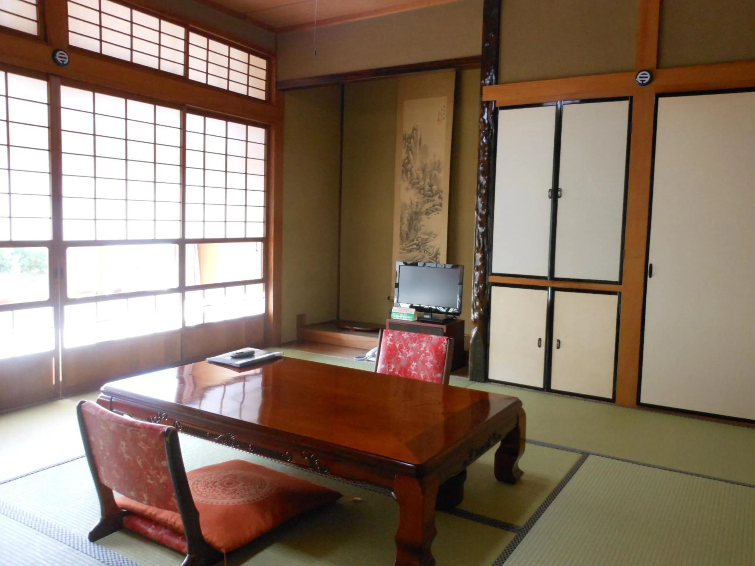Photo of the whole room in Noren Yado Meigetsu