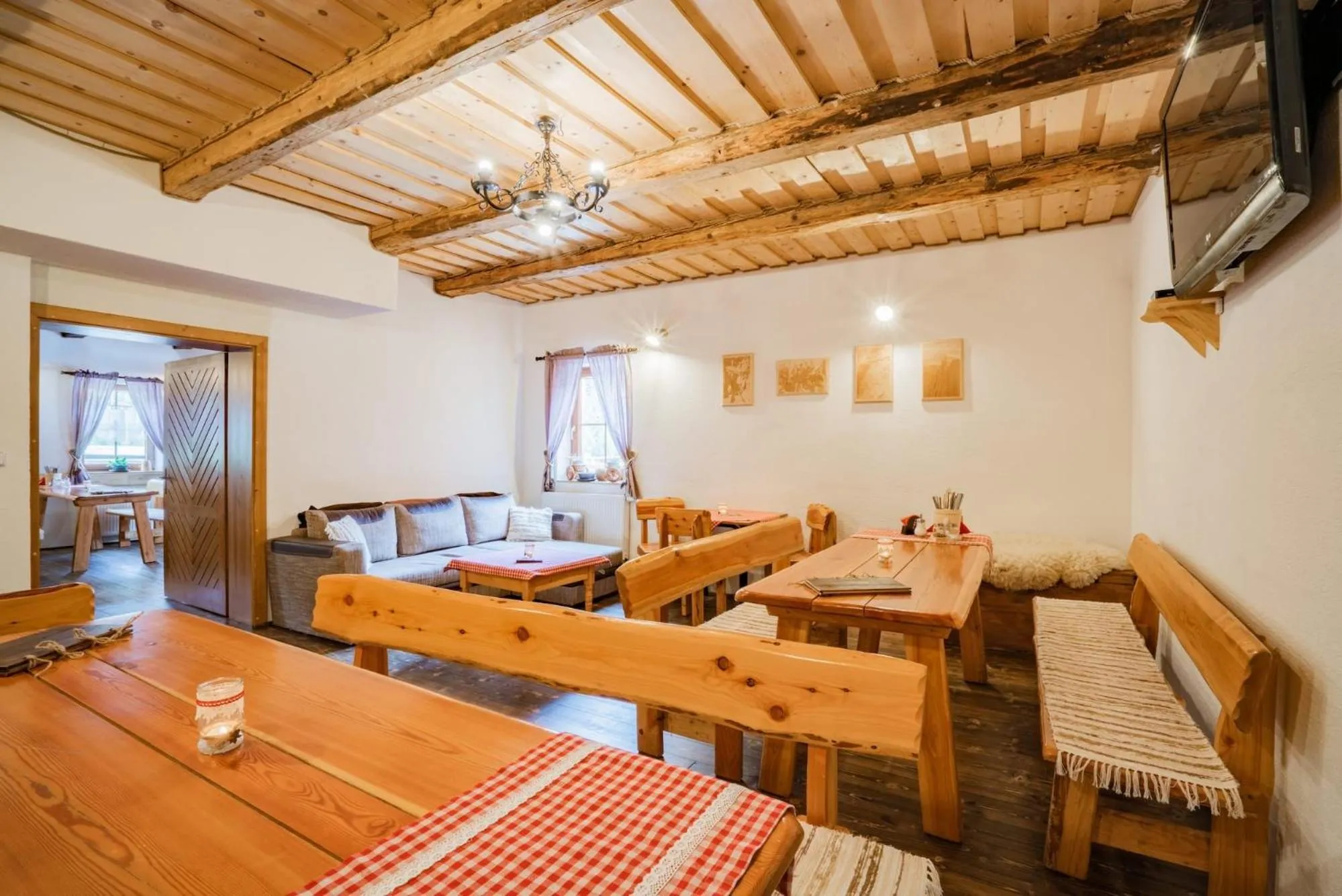 Restaurant/places to eat in Chata Magurka