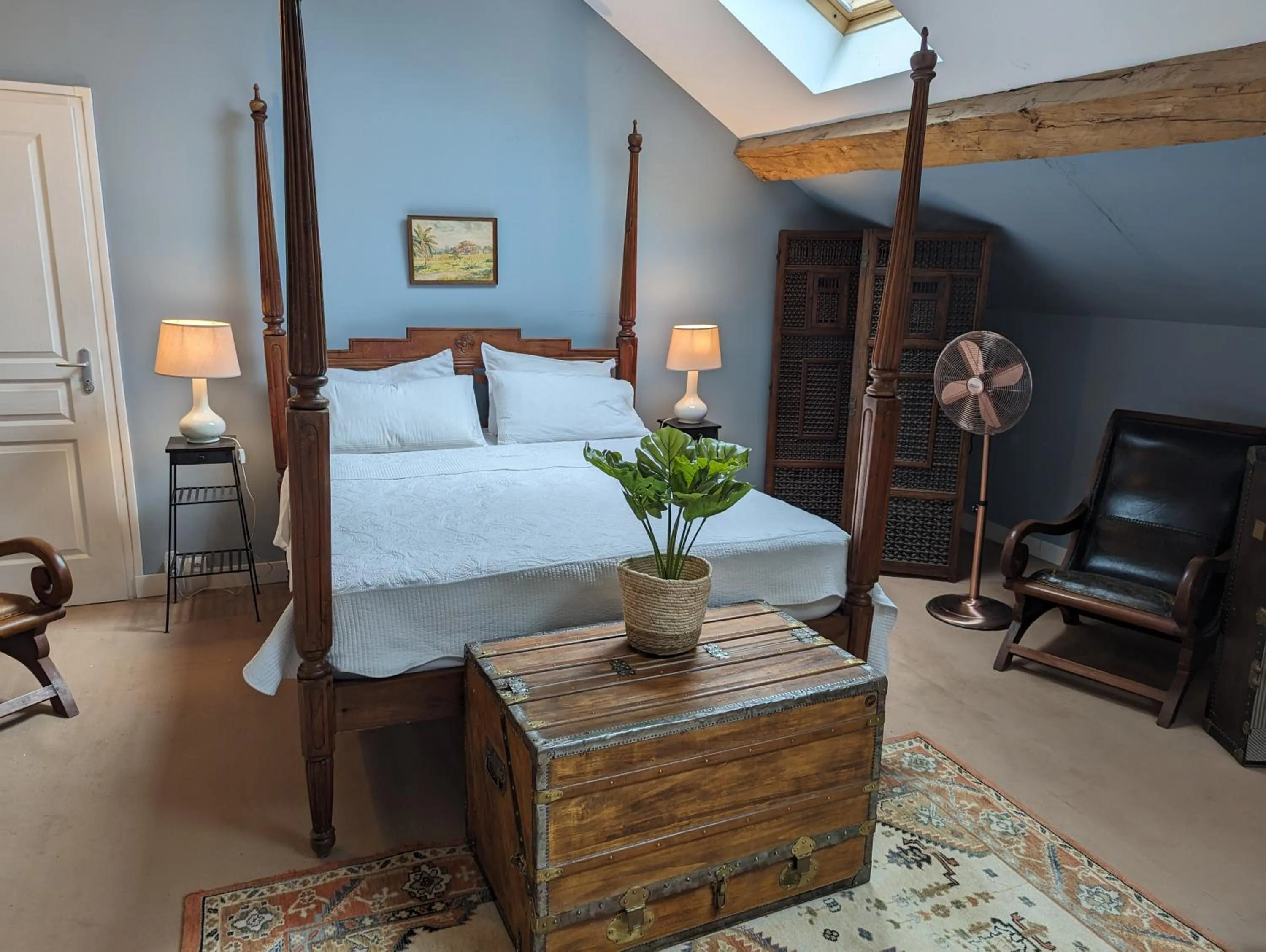 Bed in Chateau de Thuries