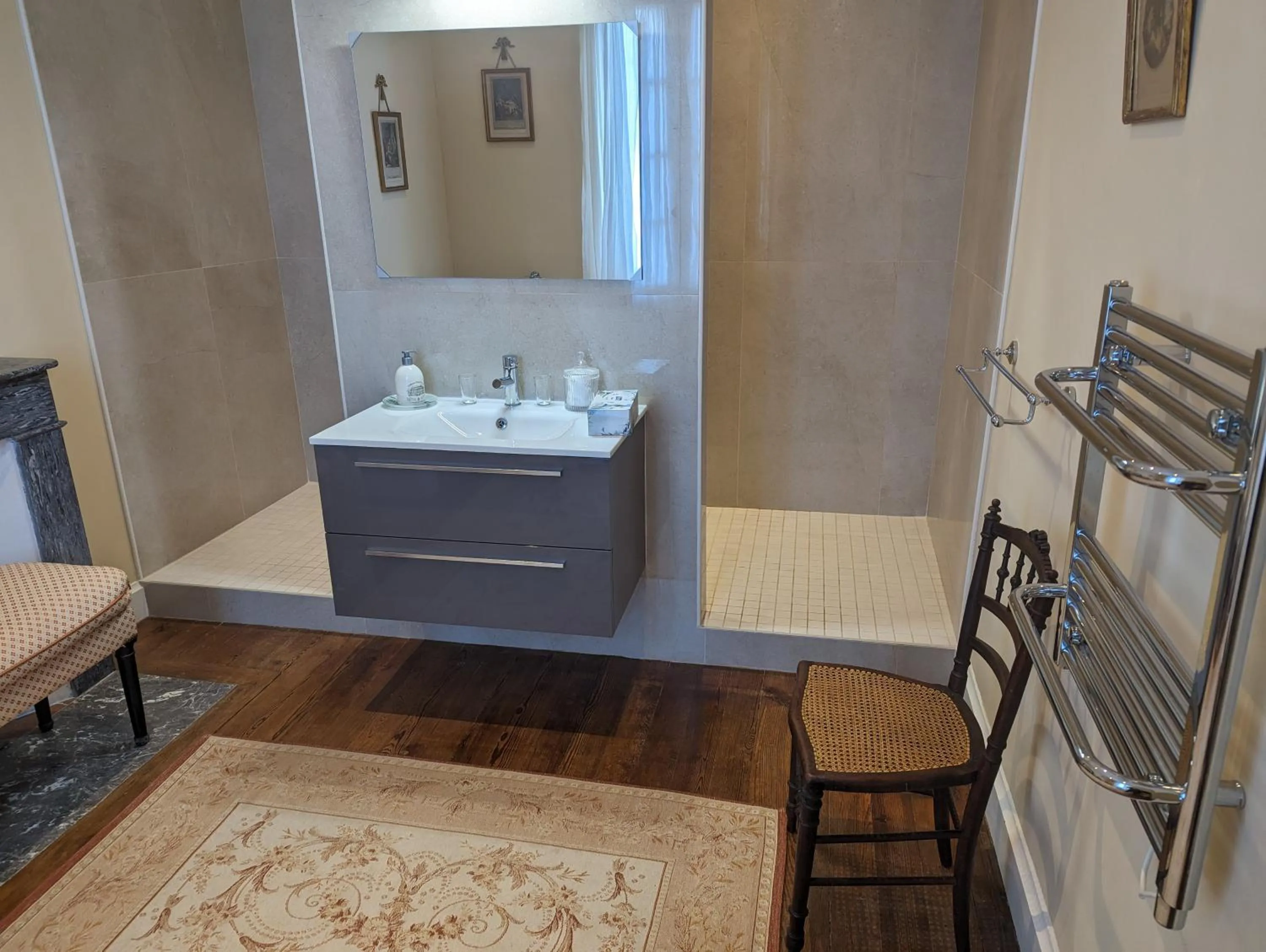 Bed in Chateau de Thuries