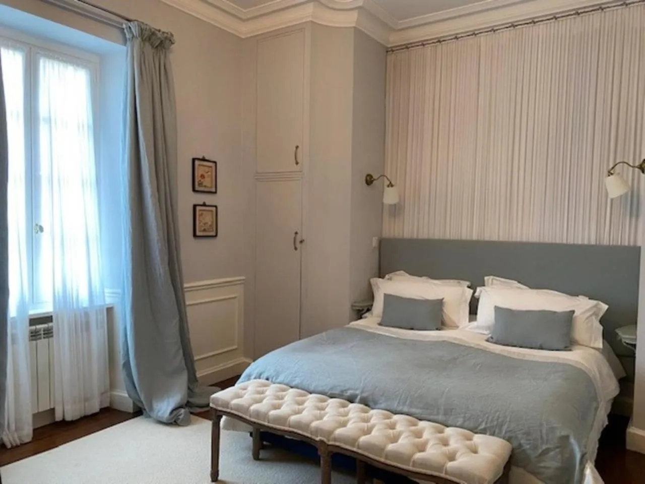 Bed in Chateau de Thuries