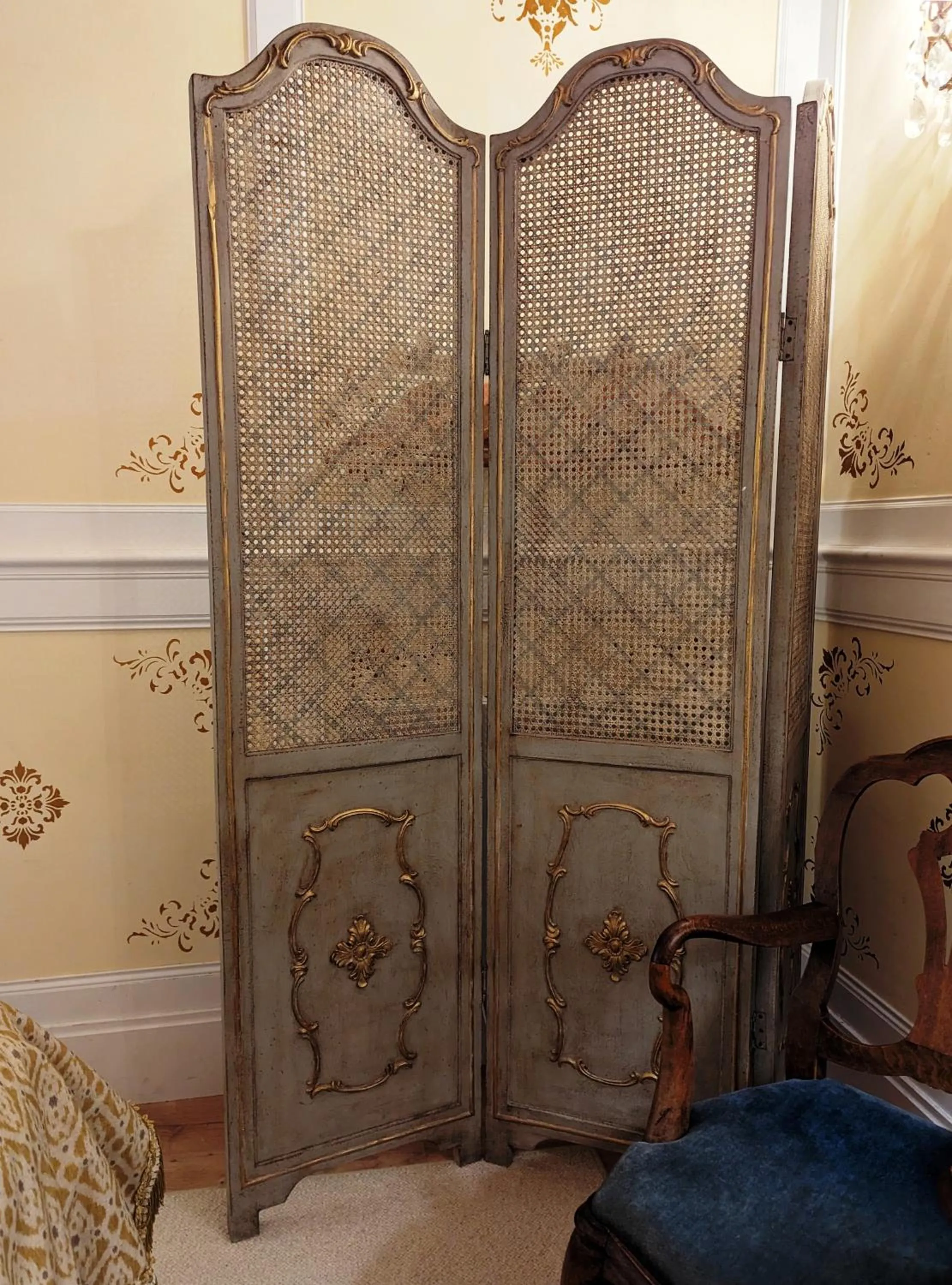 Bed in Chateau de Thuries