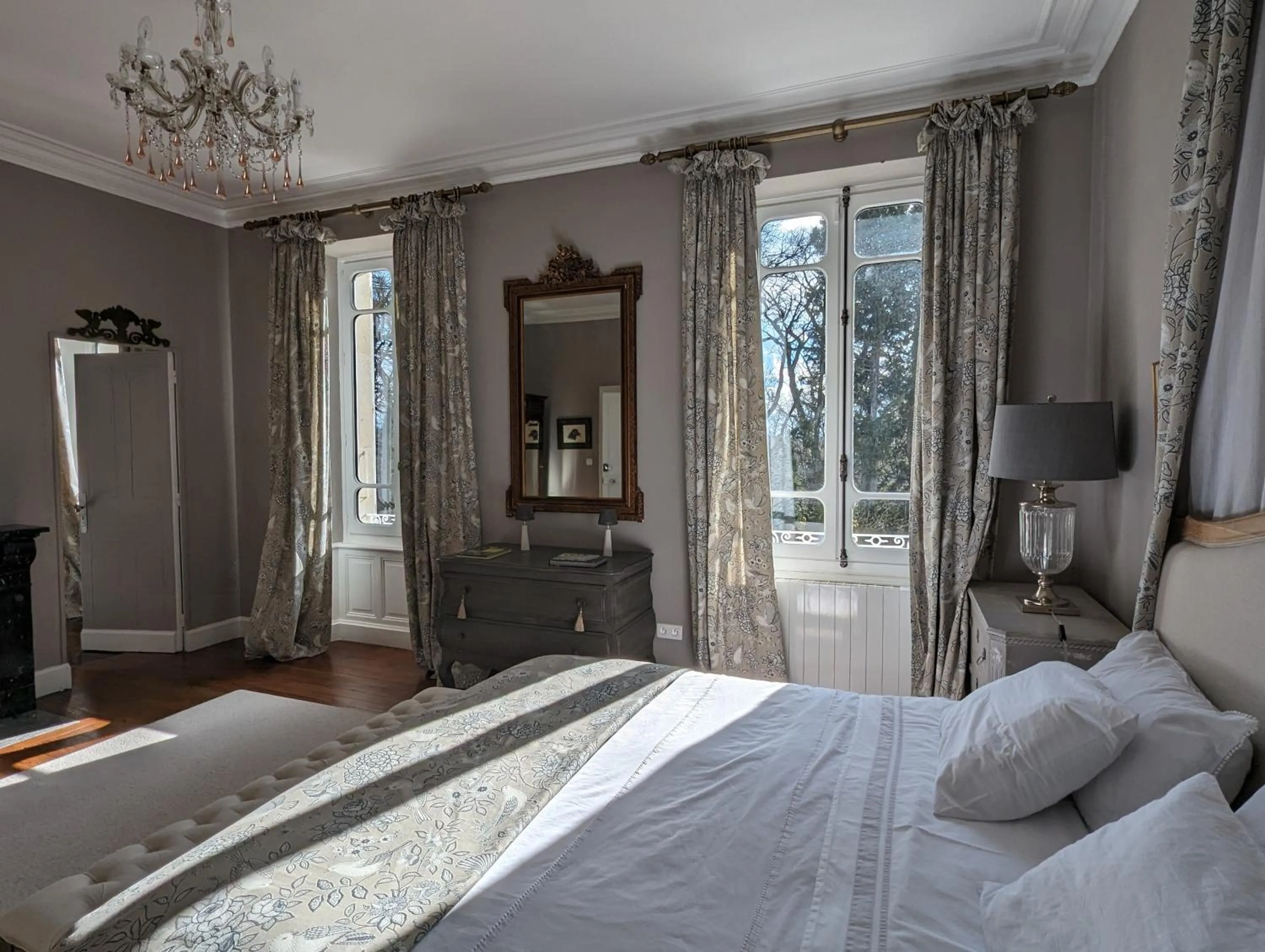Bed in Chateau de Thuries