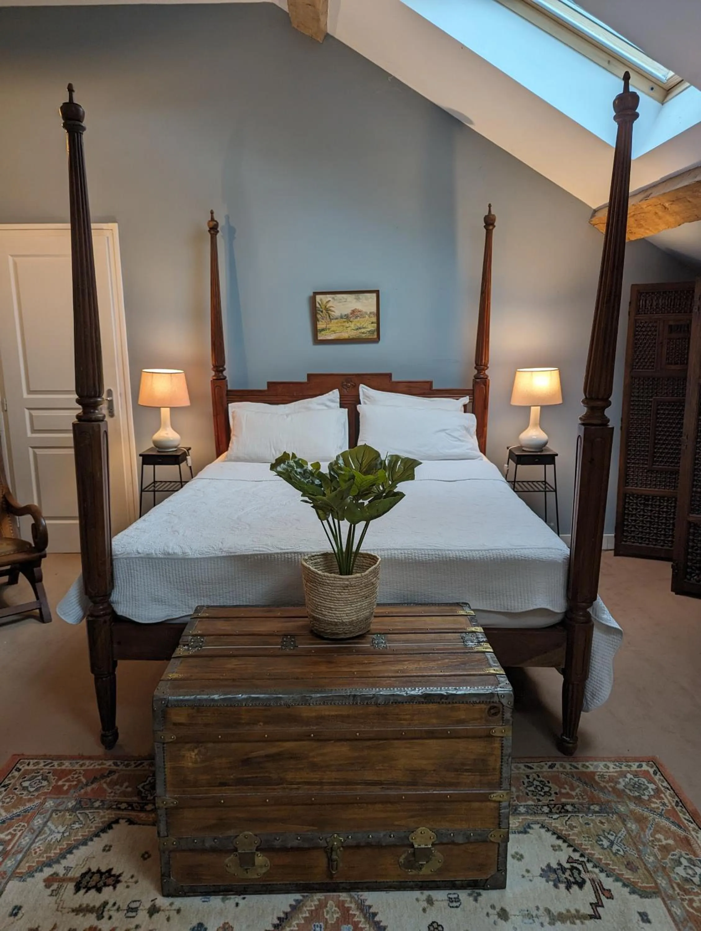 Bed in Chateau de Thuries