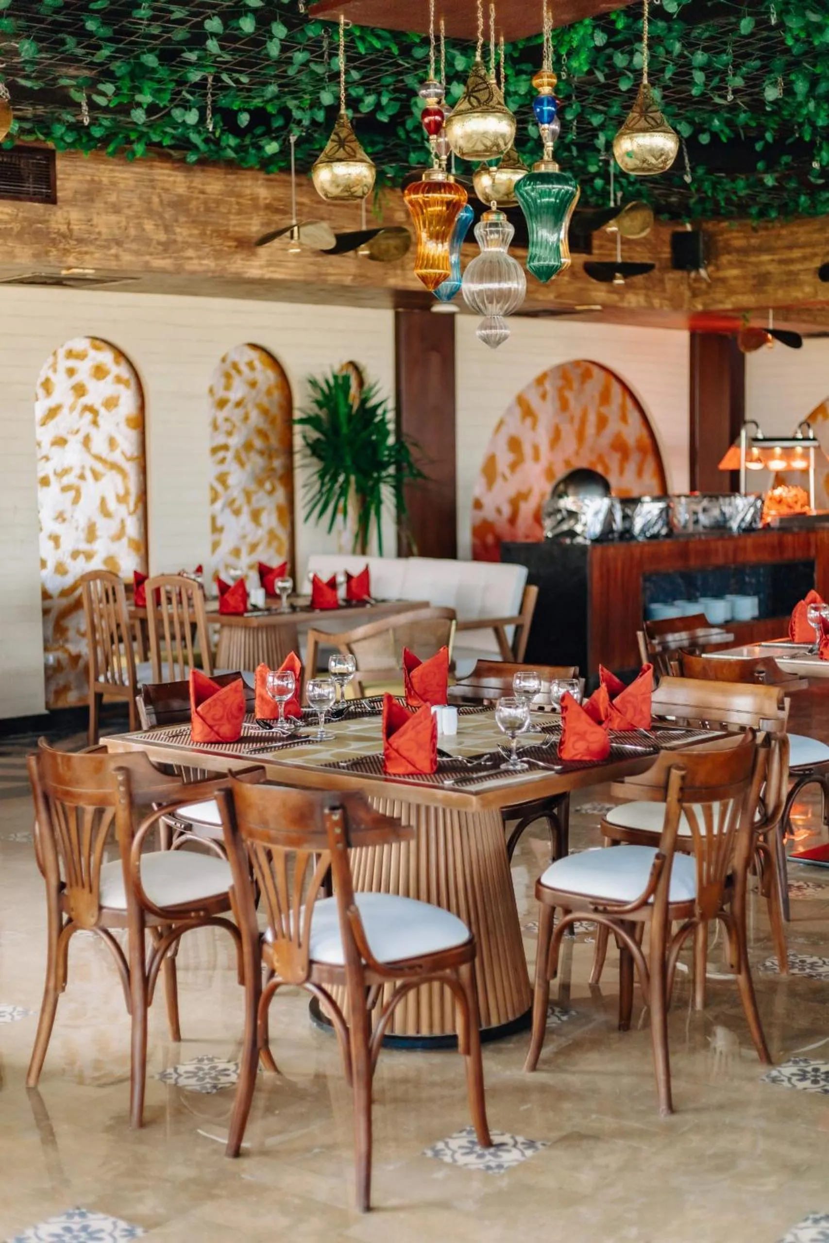 Restaurant/places to eat in Three Corners Happy Life Beach Resort