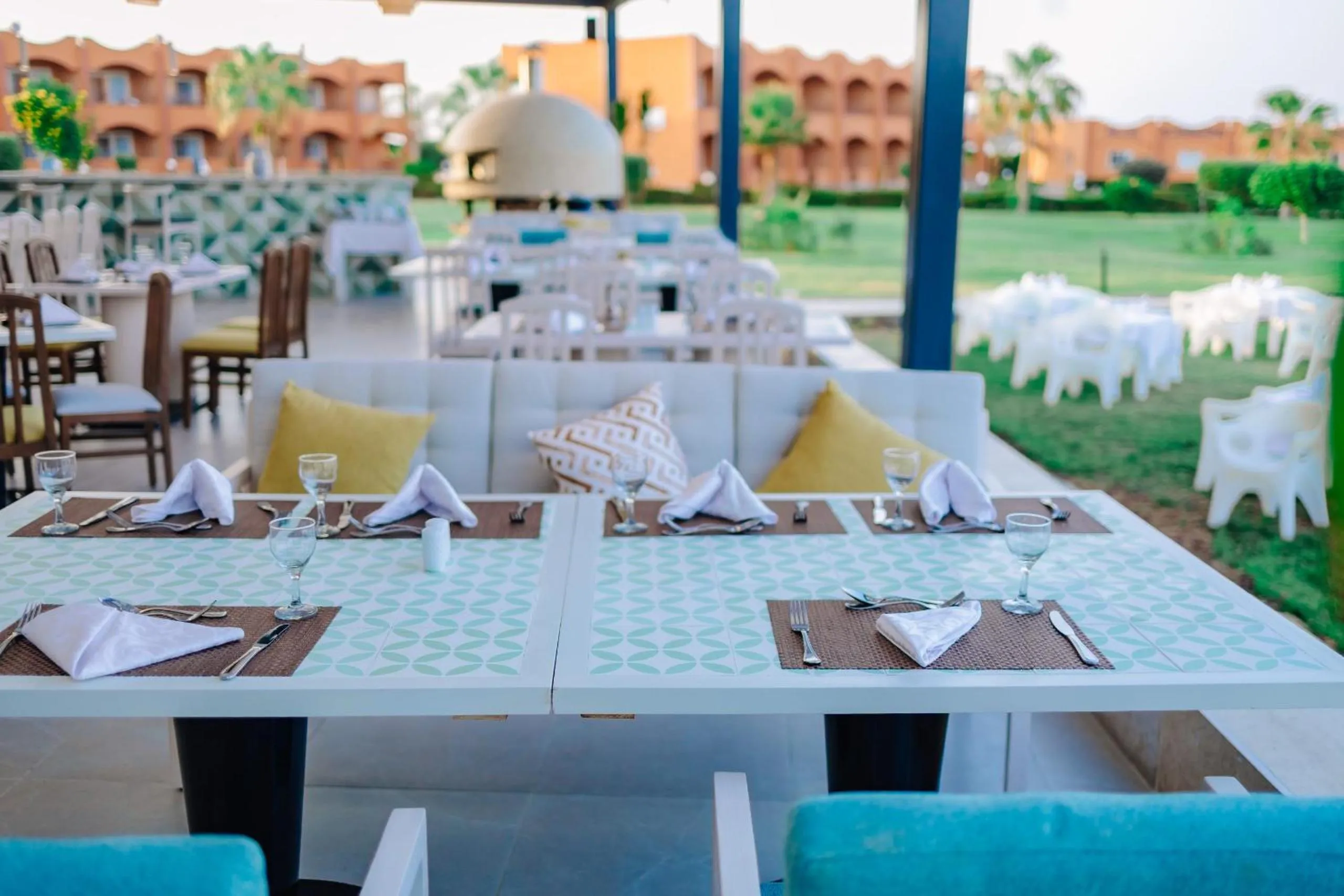 Restaurant/places to eat in Three Corners Happy Life Beach Resort