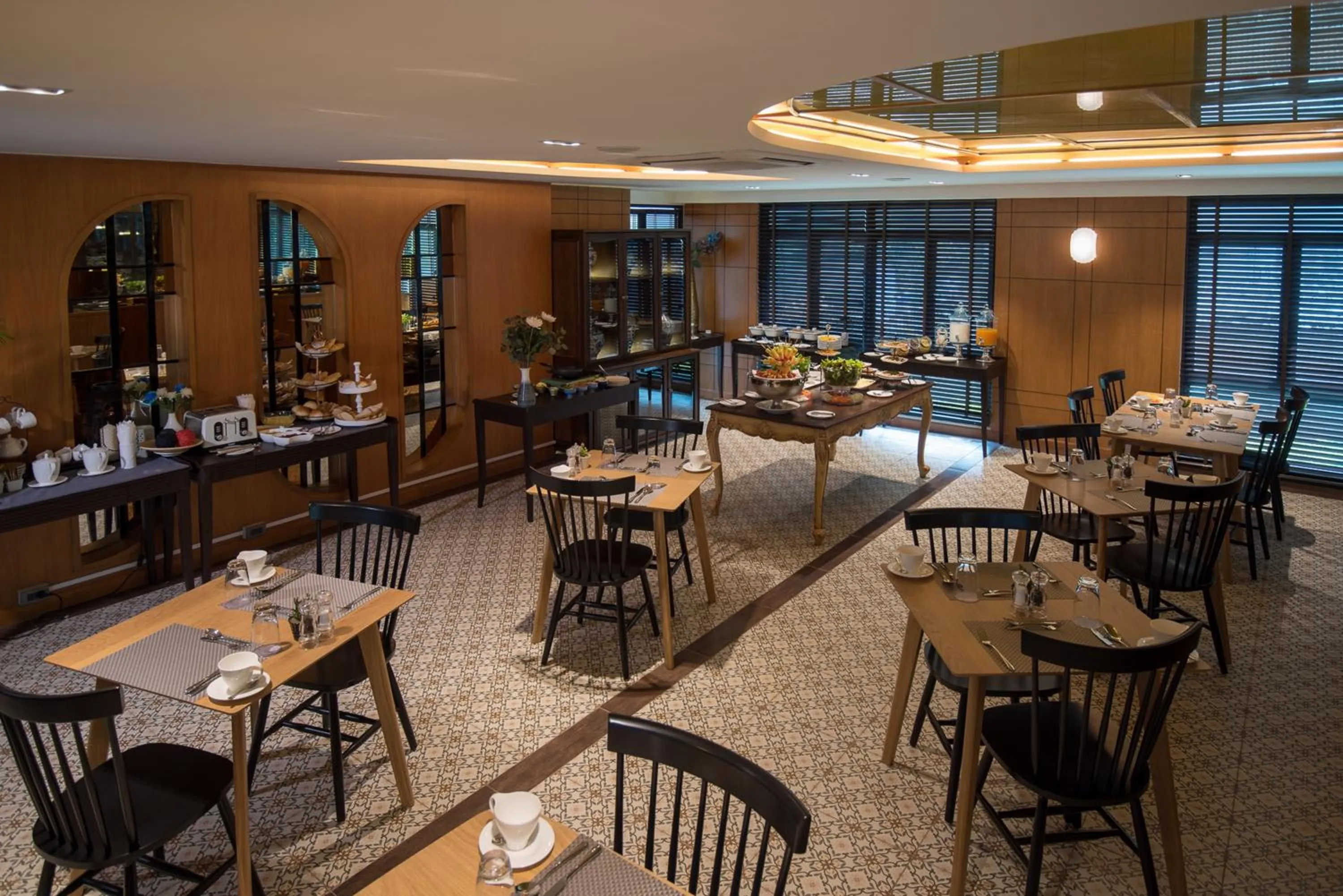 Restaurant/places to eat in Bay Beach Resort Jomtien