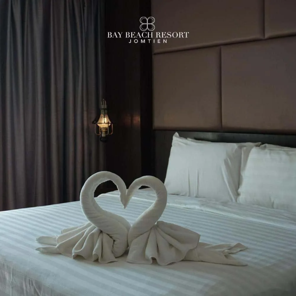 Bed in Bay Beach Resort Jomtien