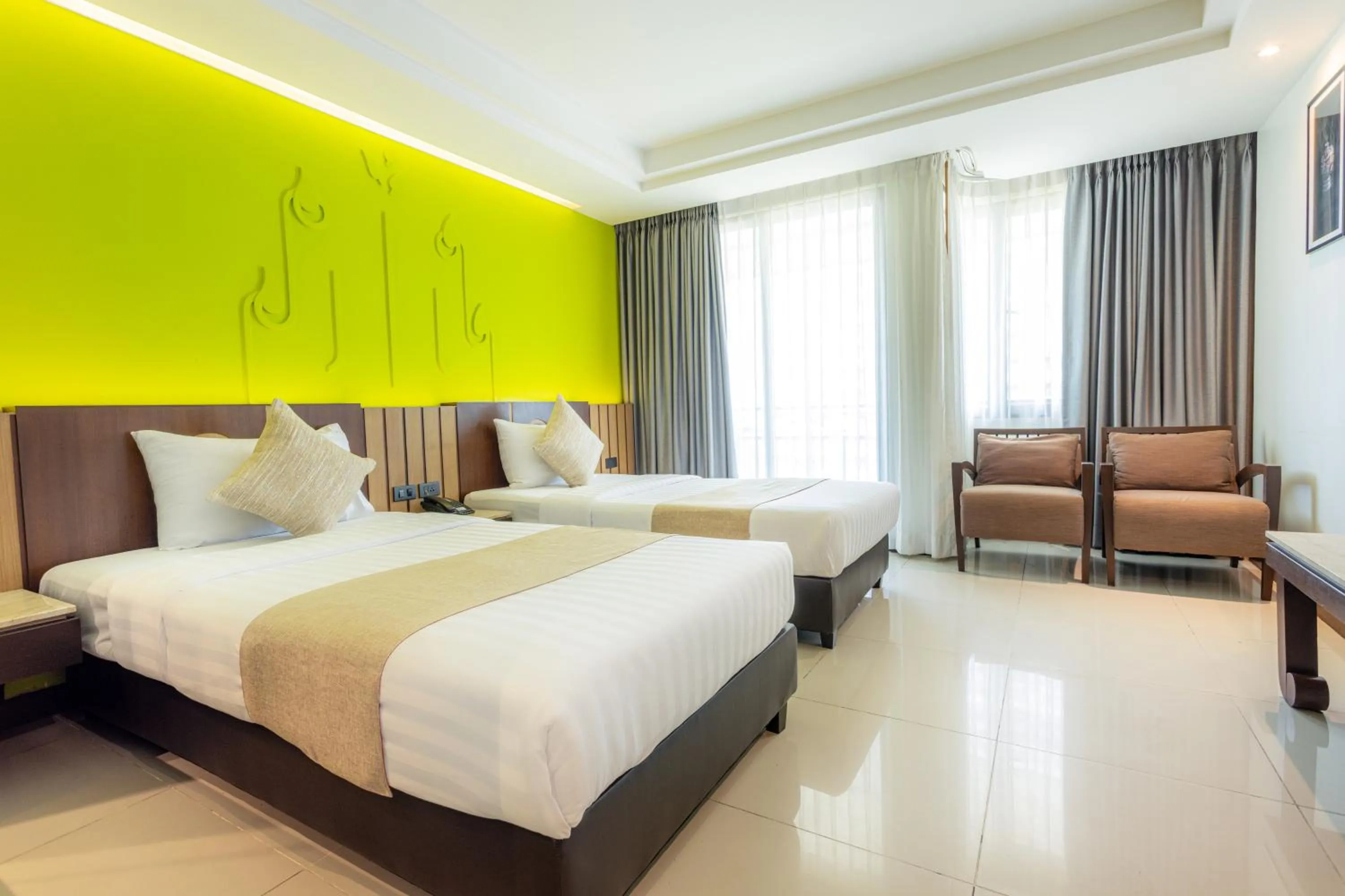 Bed in Bay Beach Resort Jomtien