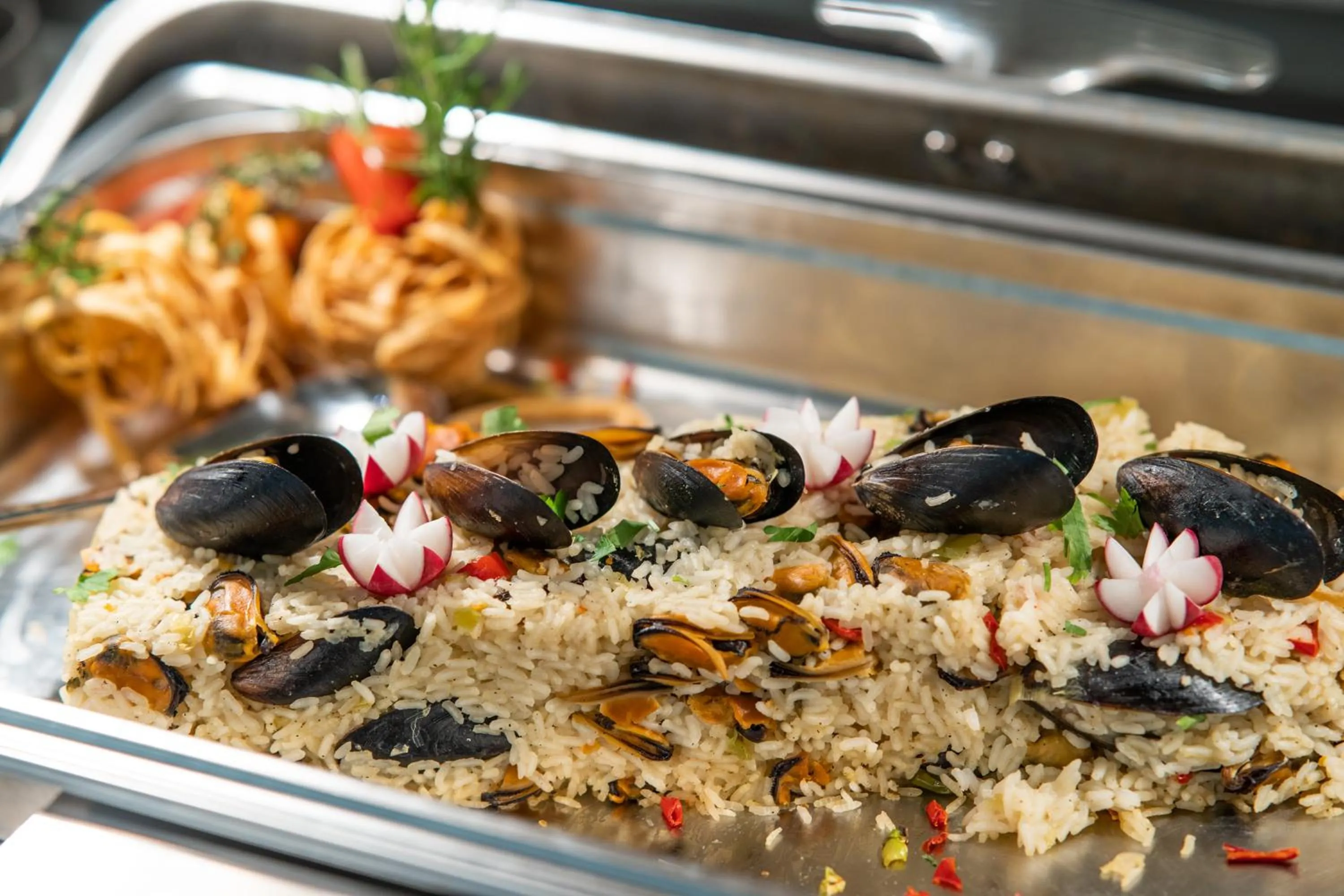 Restaurant/places to eat in CNic Gemini Hotel