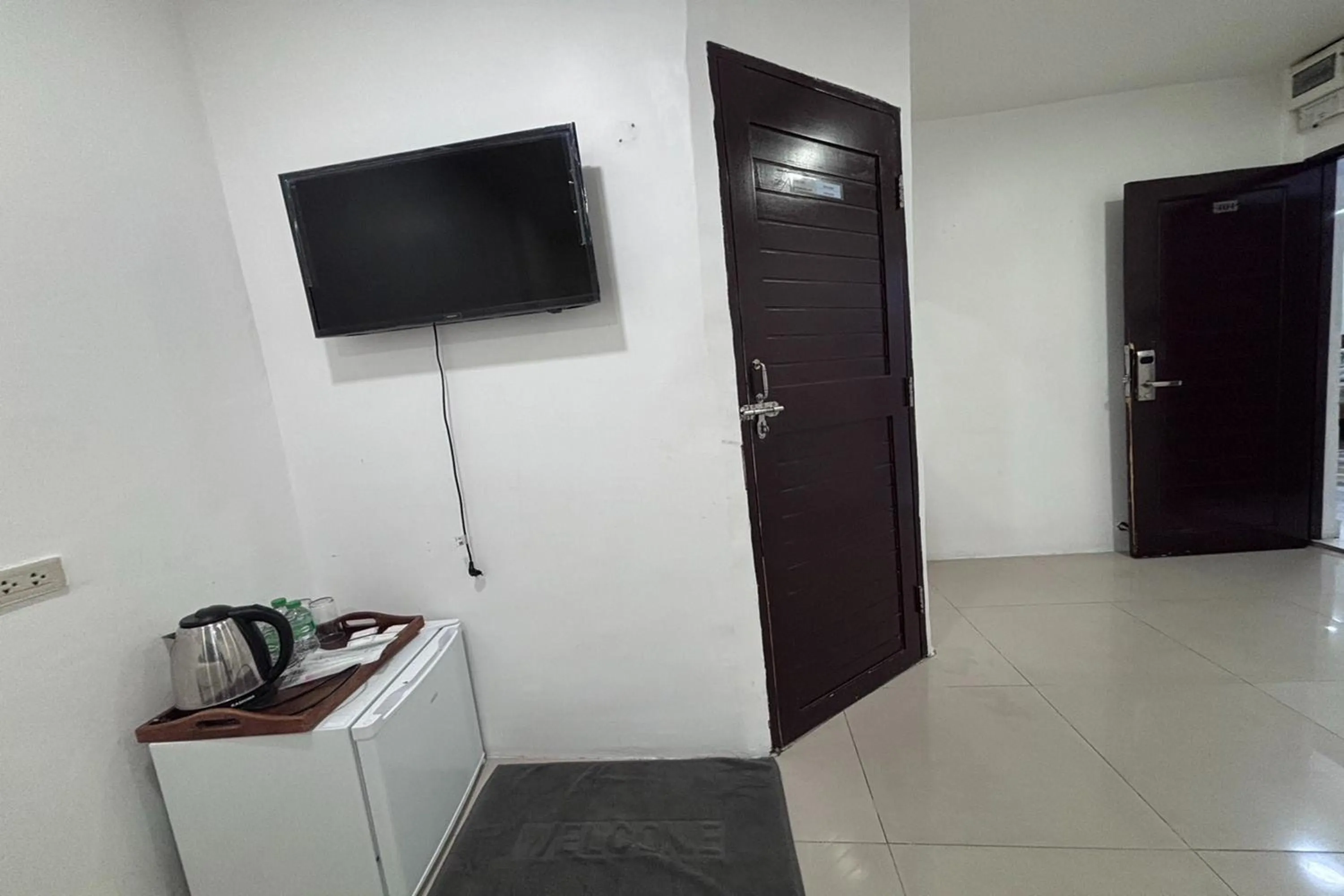 TV and multimedia in Papa Ji Hotel and Restaurant