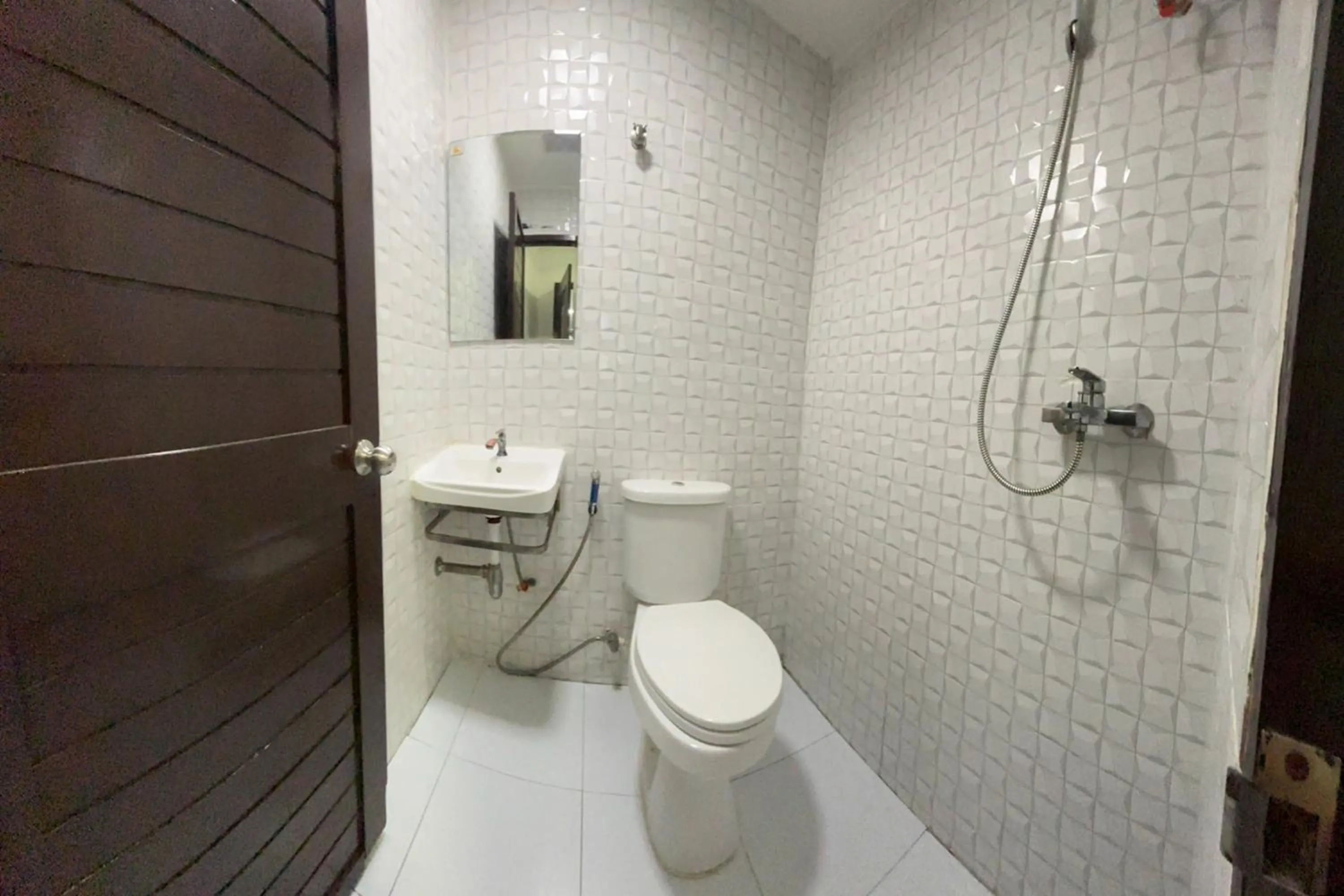 Shower in Papa Ji Hotel and Restaurant