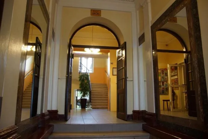 Facade/entrance in Westend City Hostel