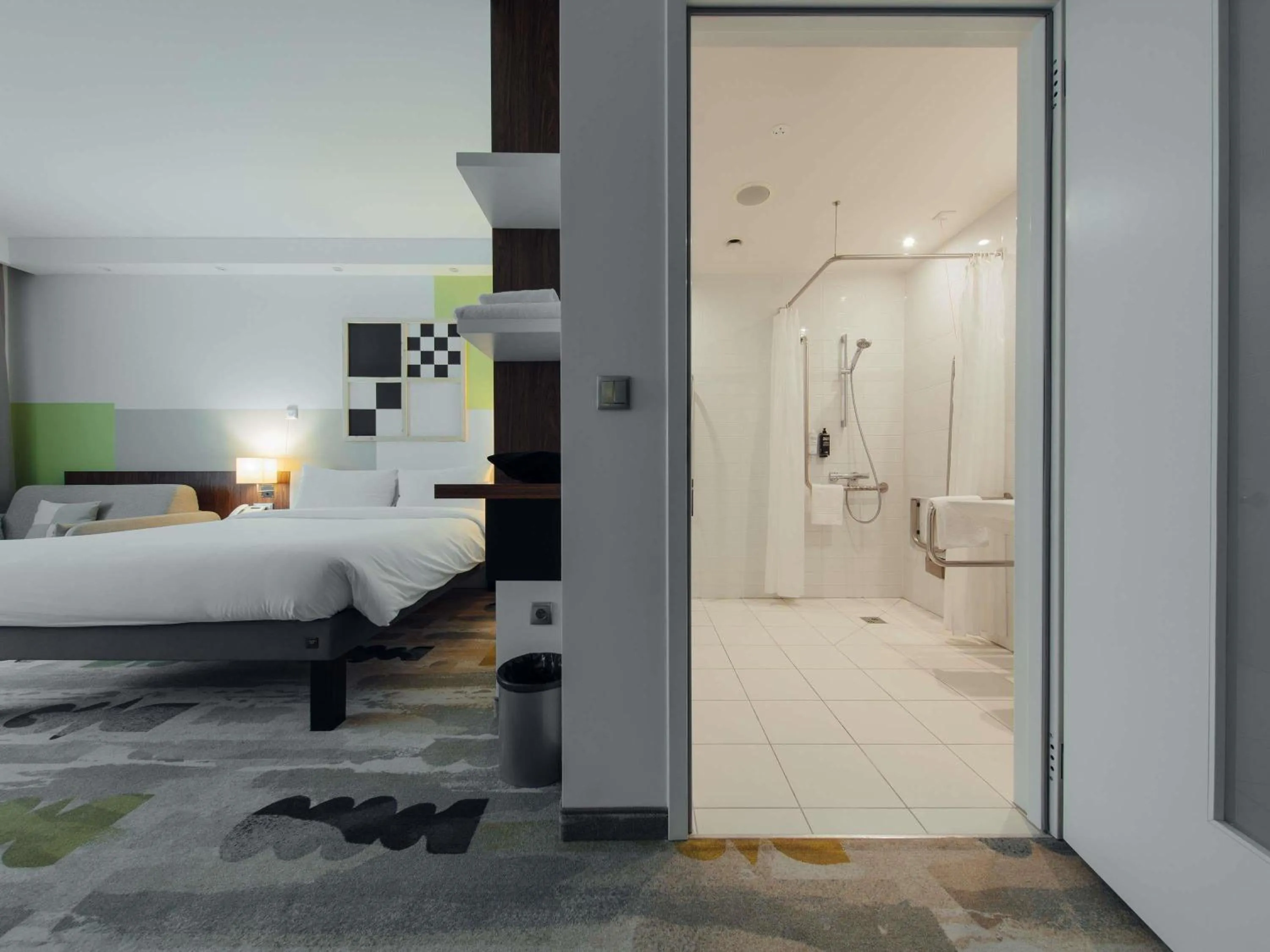 Bedroom, Bed in ibis Styles Warszawa Airport